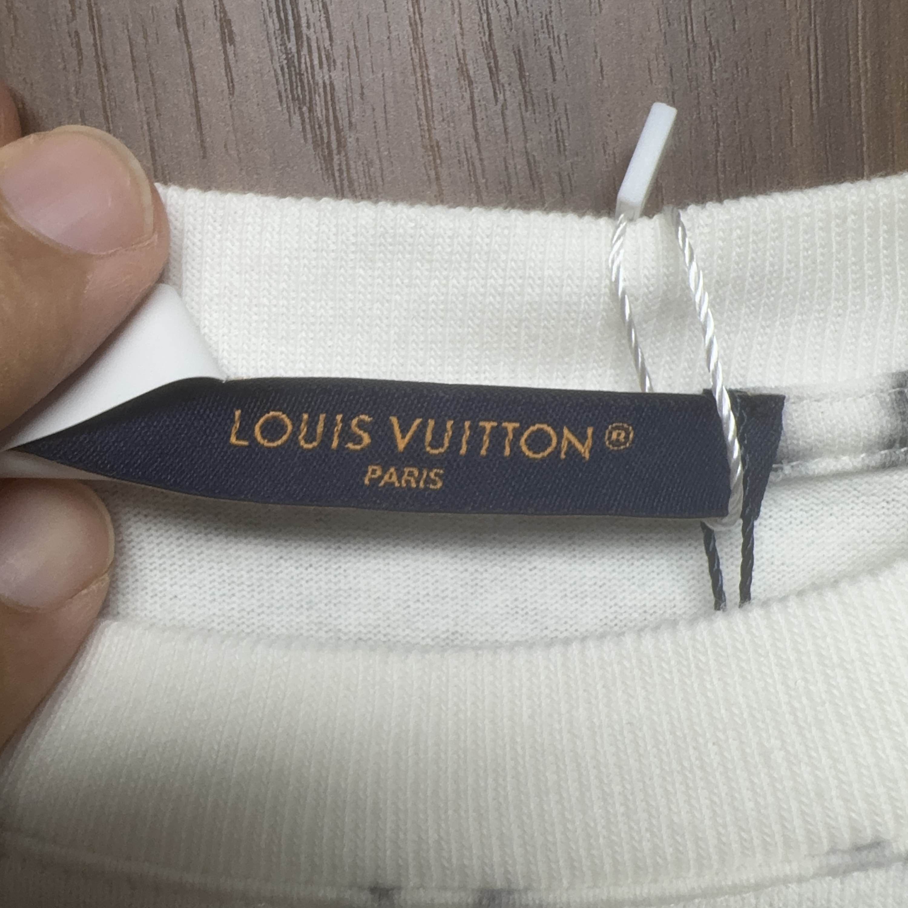 Louis Vuitton Louis Vuitton Monogram Tie-Dye T-Shirt Size S Size US S / EU 44-46 / 1 - 3 Thumbnail