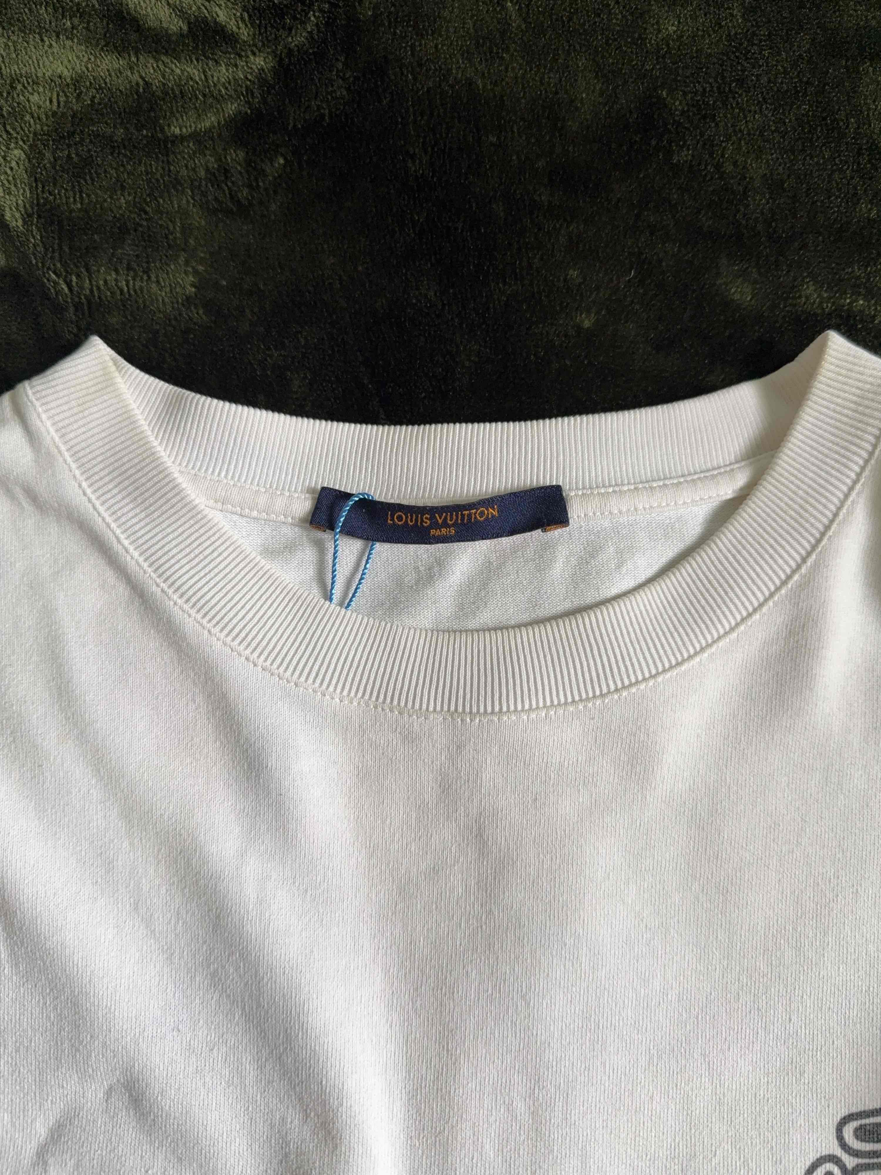 Louis Vuitton Louis Vuitton Logo T-Shirt Size S Size US S / EU 44-46 / 1 - 6 Thumbnail