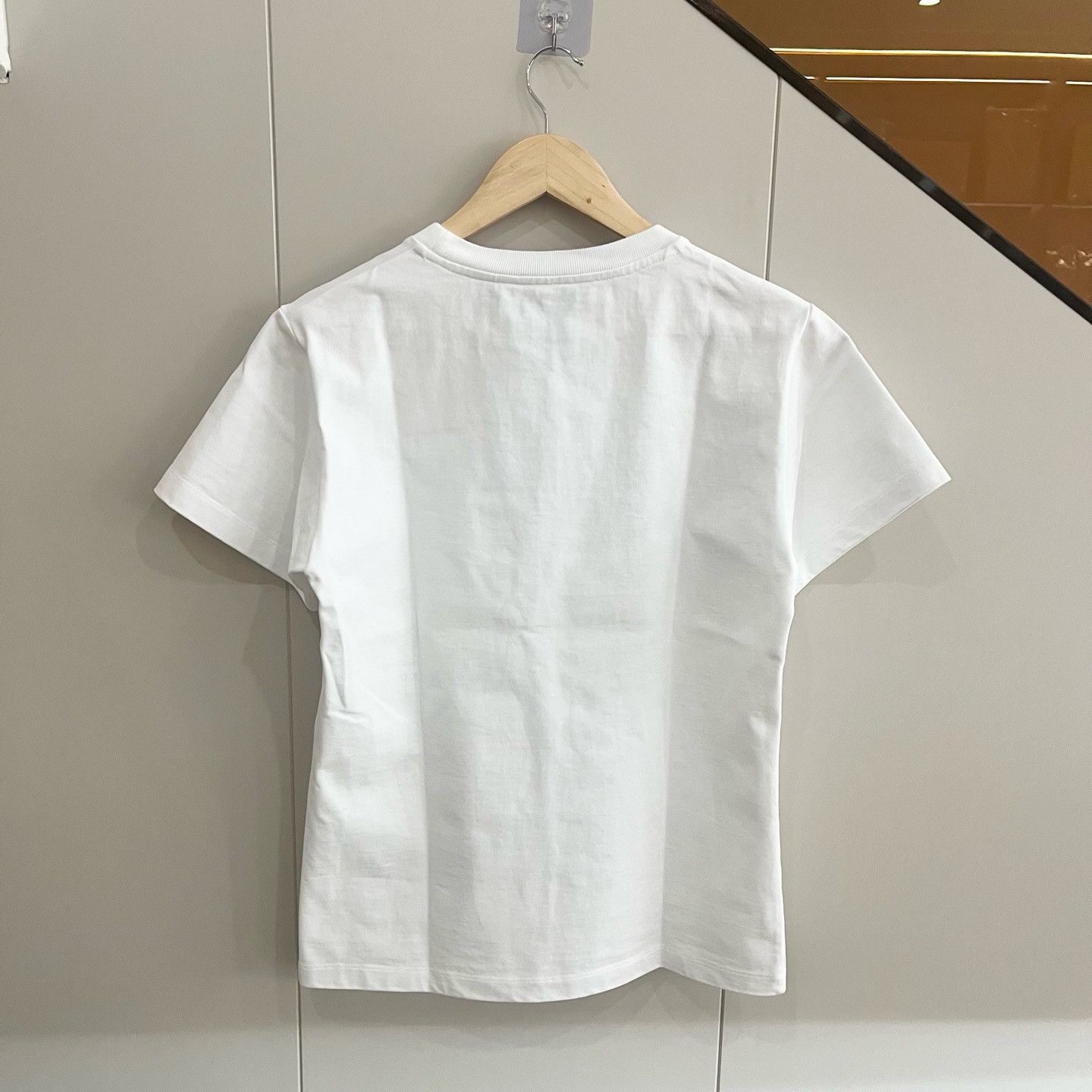 Louis Vuitton Louis Vuitton Logo Stripe T-Shirt Size M Size M / US 6-8 / IT 42-44 - 2 Thumbnail