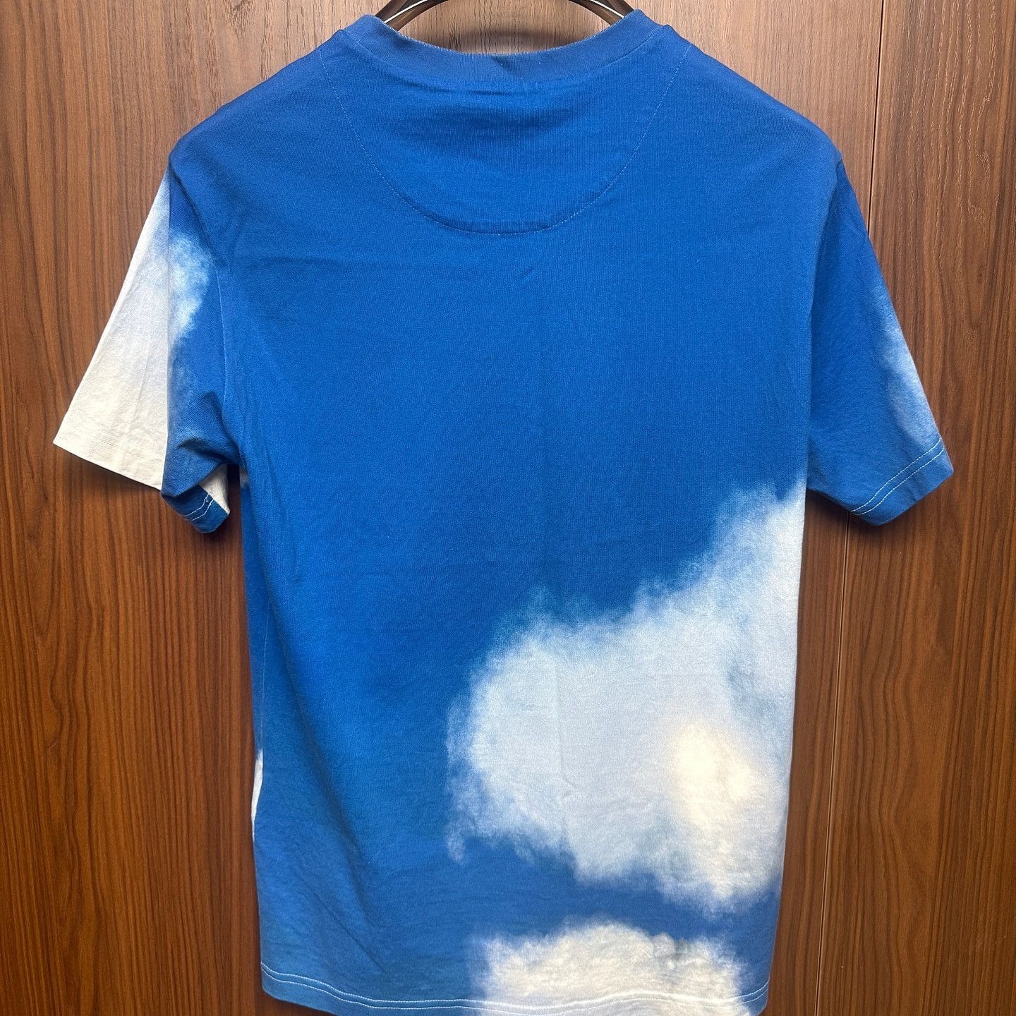 Louis Vuitton Louis Vuitton Cloud Print T-Shirt Size M Size US M / EU 48-50 / 2 - 2 Thumbnail