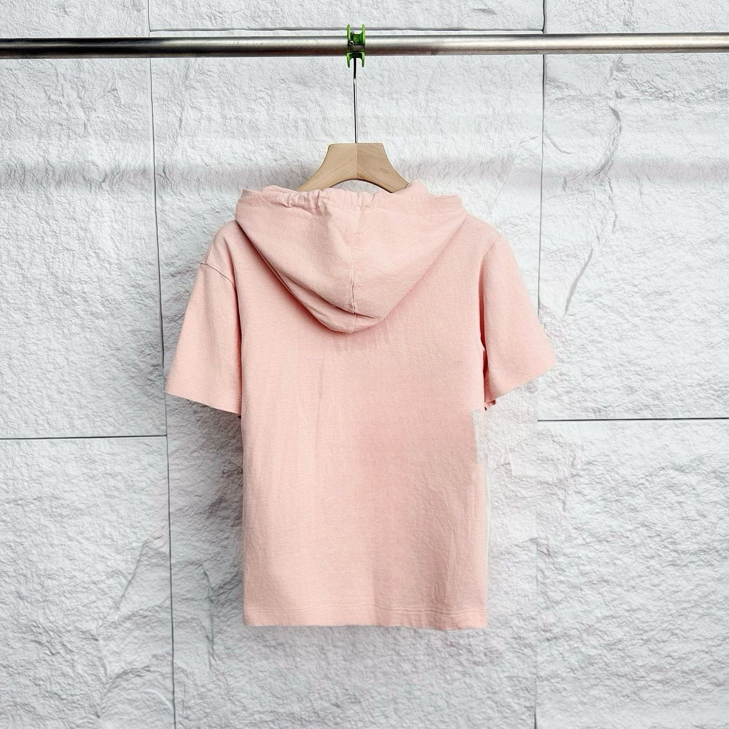 Louis Vuitton Louis Vuitton Chain Hooded T-Shirt Size XS Size XS / US 0-2 / IT 36-38 - 2 Thumbnail