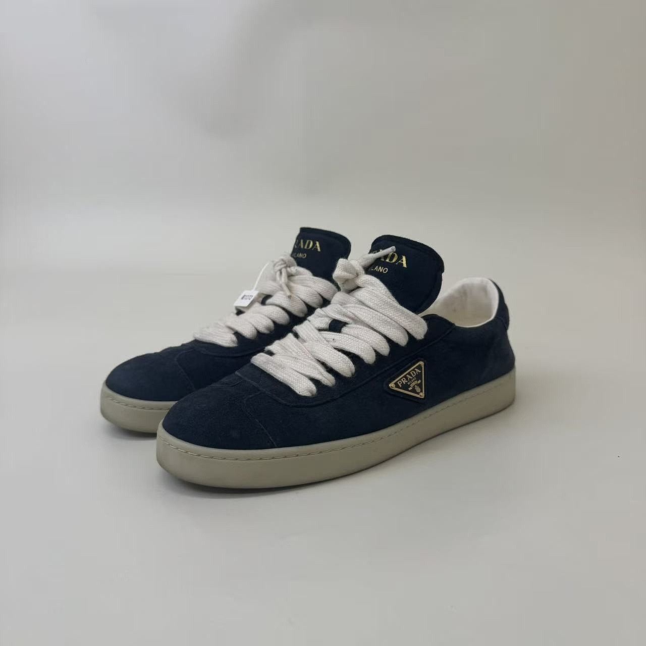 Prada Prada Suede Low-Top Sneakers Size 37.5 Size US 7.5 / IT 37.5 - 9 Thumbnail