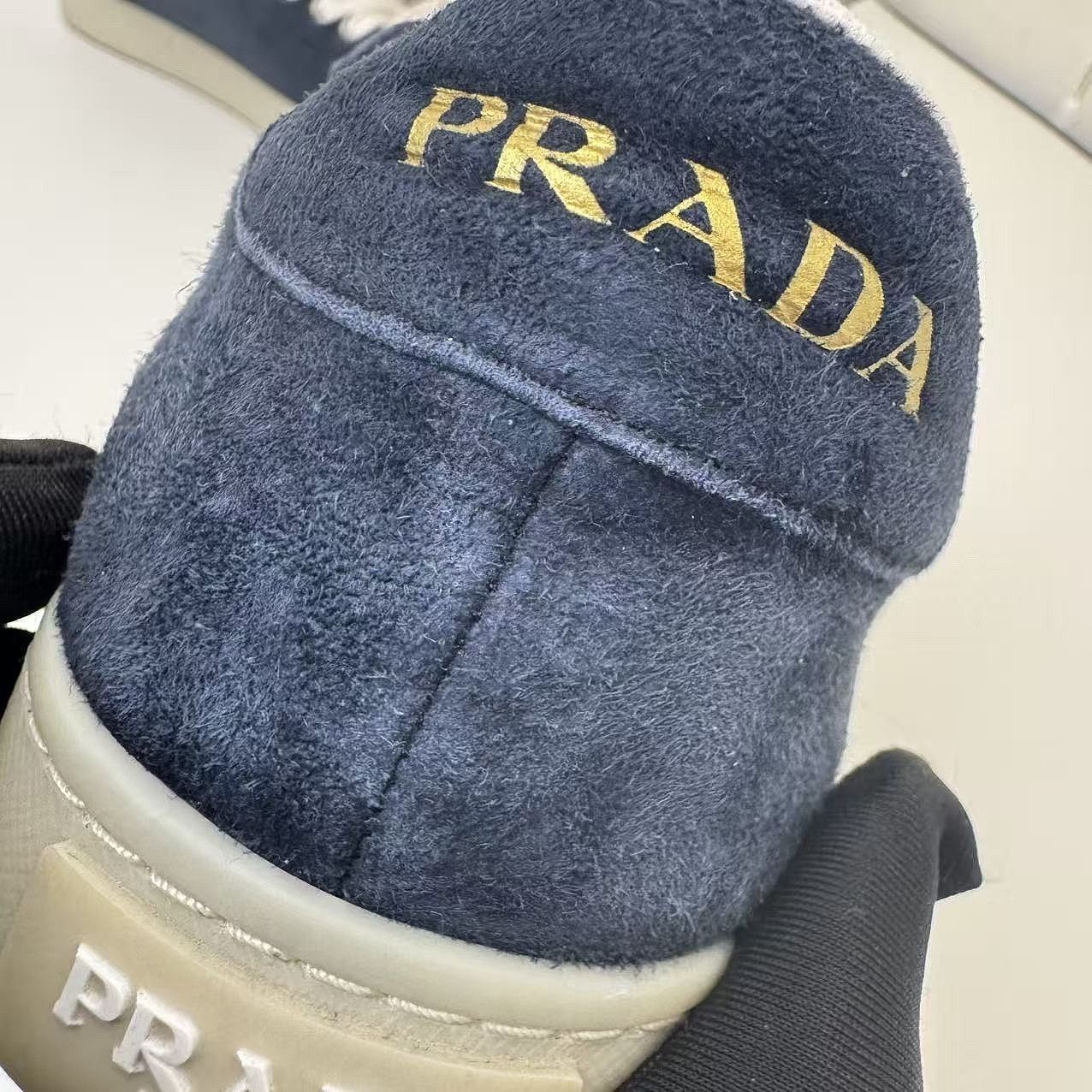 Prada Prada Suede Low-Top Sneakers Size 37.5 Size US 7.5 / IT 37.5 - 8 Thumbnail