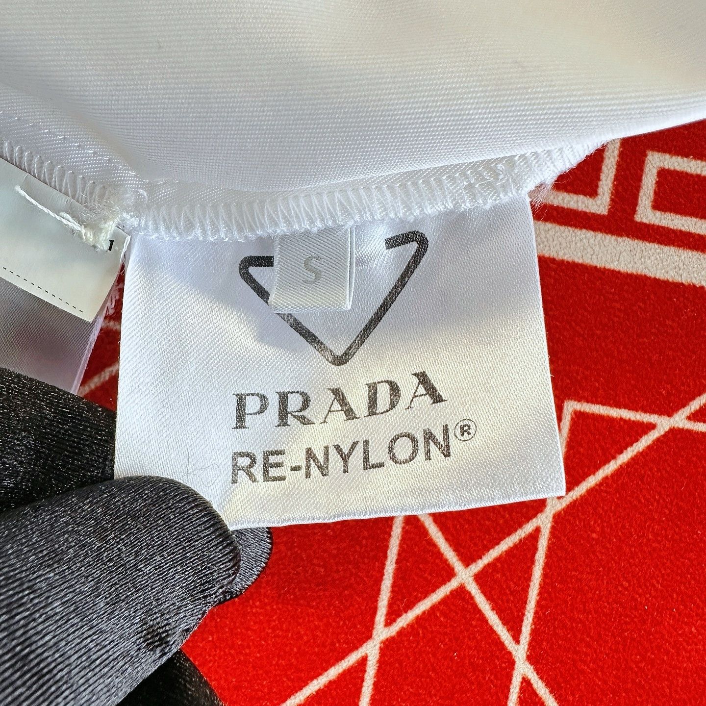 Prada Prada Logo Pocket Re-Nylon T-Shirt Size S Size S / US 4 / IT 40 - 4 Thumbnail