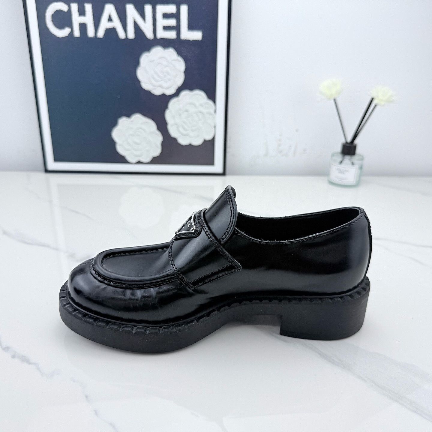 Prada Prada Chocolate Leather Loafers Size 35 Size US 5 / IT 35 - 6 Thumbnail