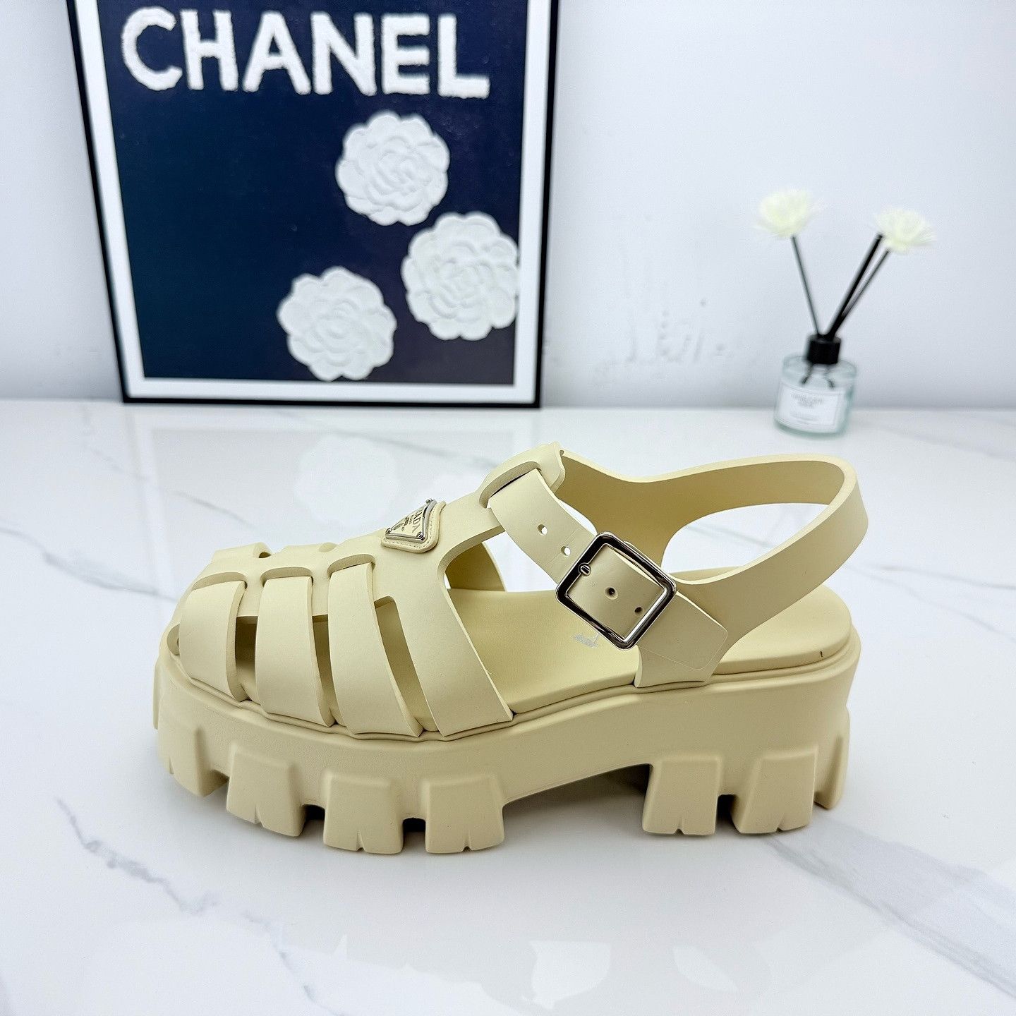 Prada Prada Triangle Logo Fisherman Sandals Size 36 Size US 6 / IT 36 - 8 Thumbnail