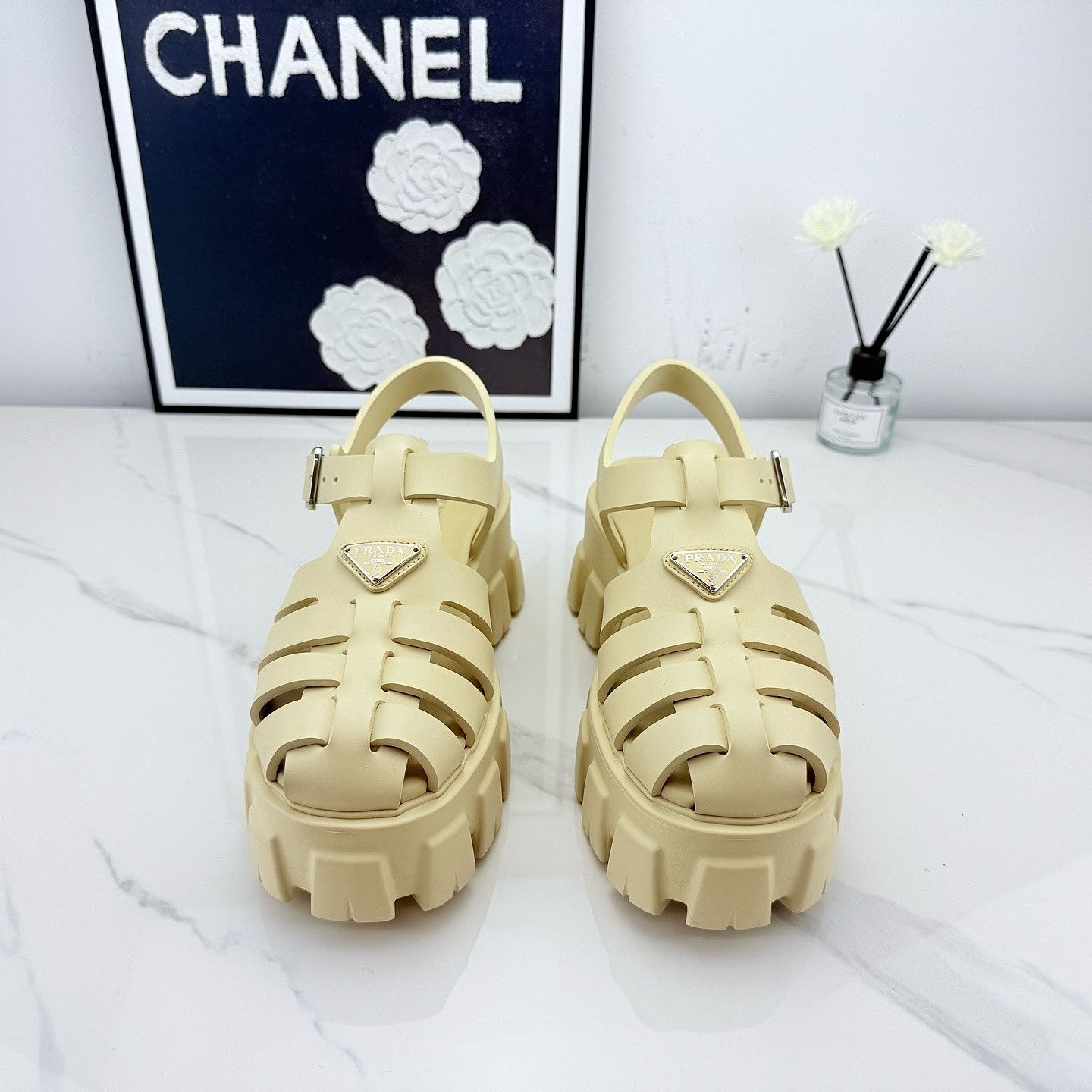 Prada Prada Triangle Logo Fisherman Sandals Size 36 Size US 6 / IT 36 - 2 Thumbnail
