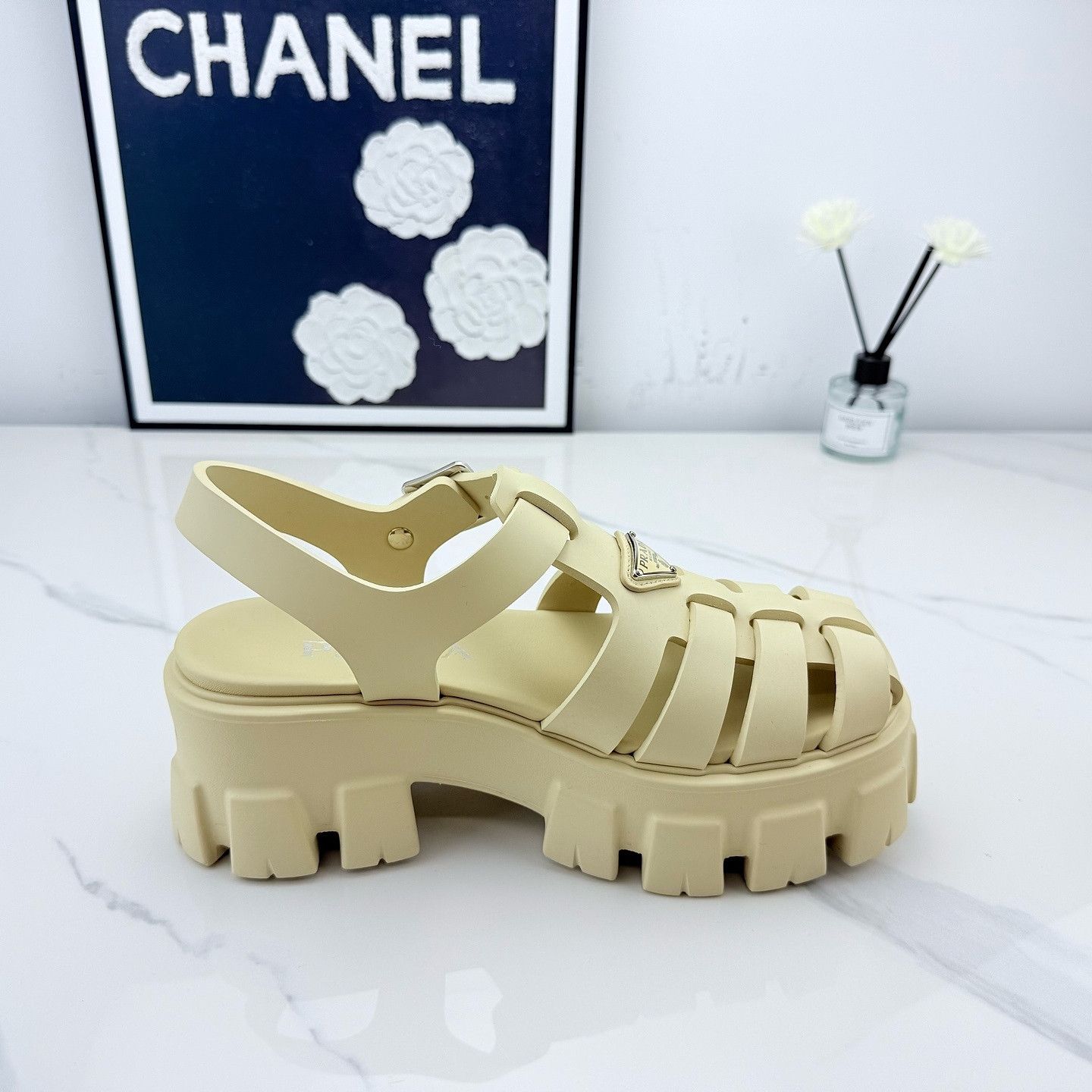 Prada Prada Triangle Logo Fisherman Sandals Size 36 Size US 6 / IT 36 - 9 Thumbnail