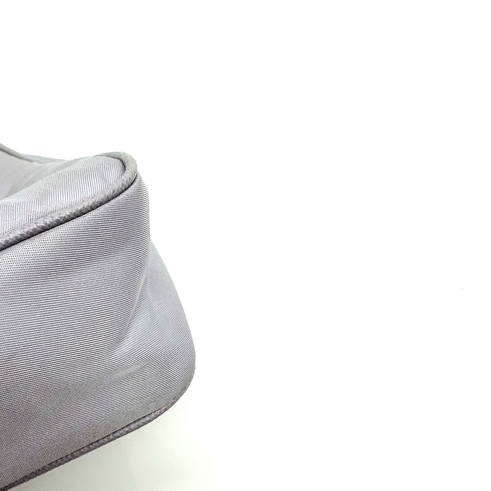 Prada Prada Re-Edition 2005 Nylon Handle Bag Size ONE SIZE - 8 Thumbnail