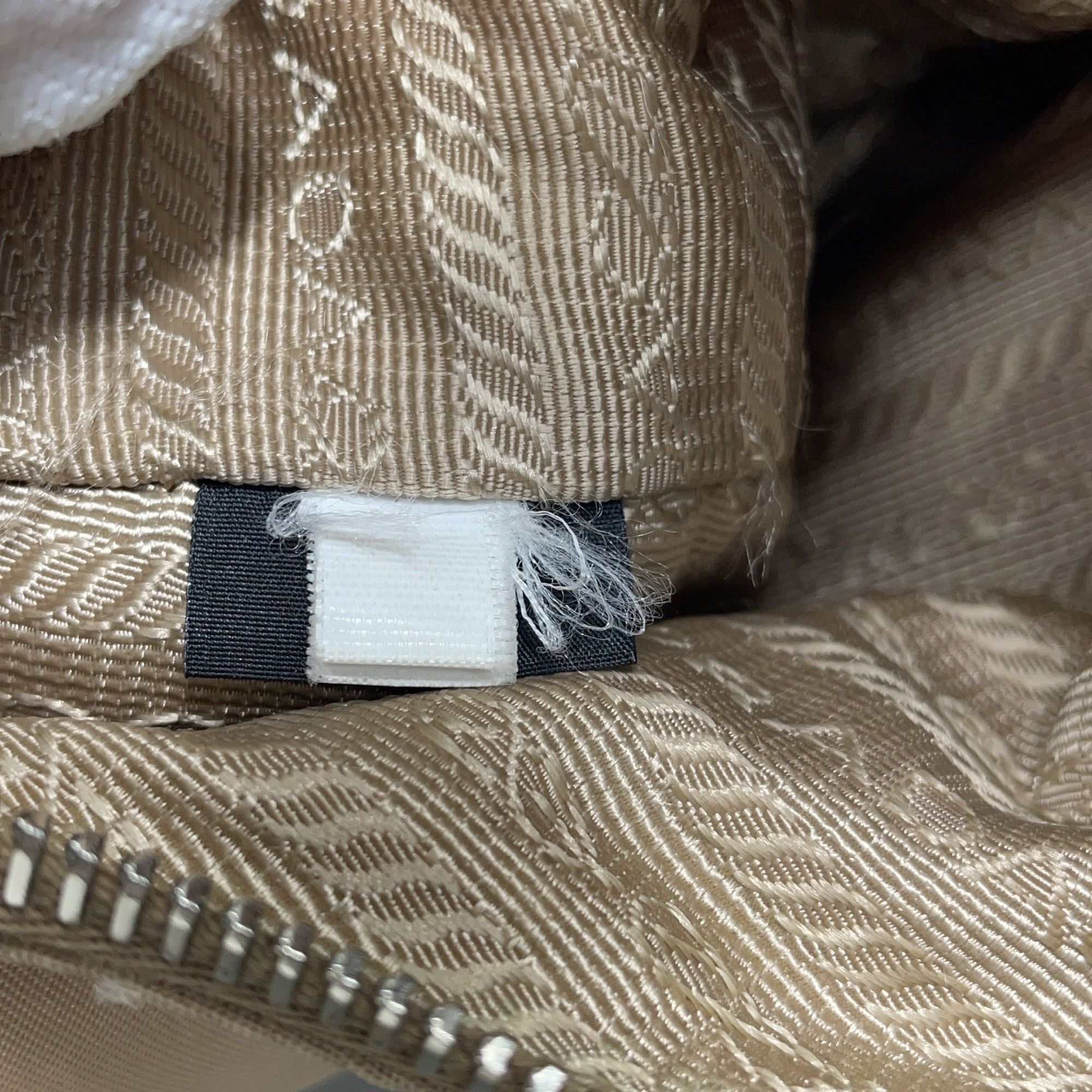 Prada Prada Re-Edition 2005 Shoulder Bag Beige Size ONE SIZE - 11 Thumbnail