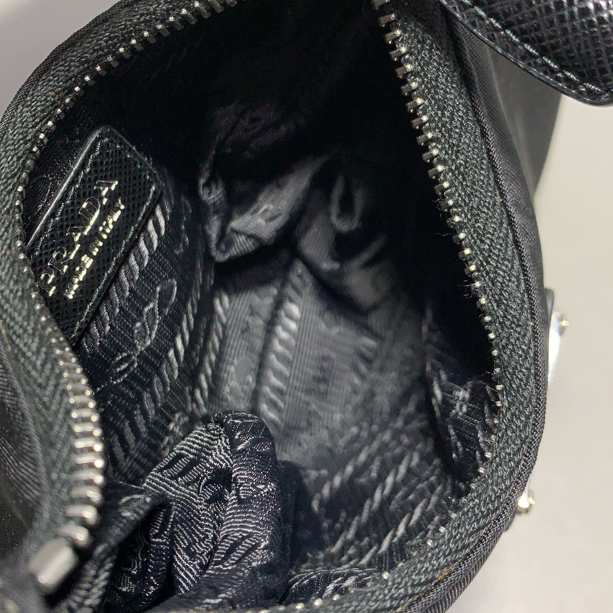 Prada Prada Nylon Re-Edition Hobo Bag One Size Size ONE SIZE - 9 Thumbnail
