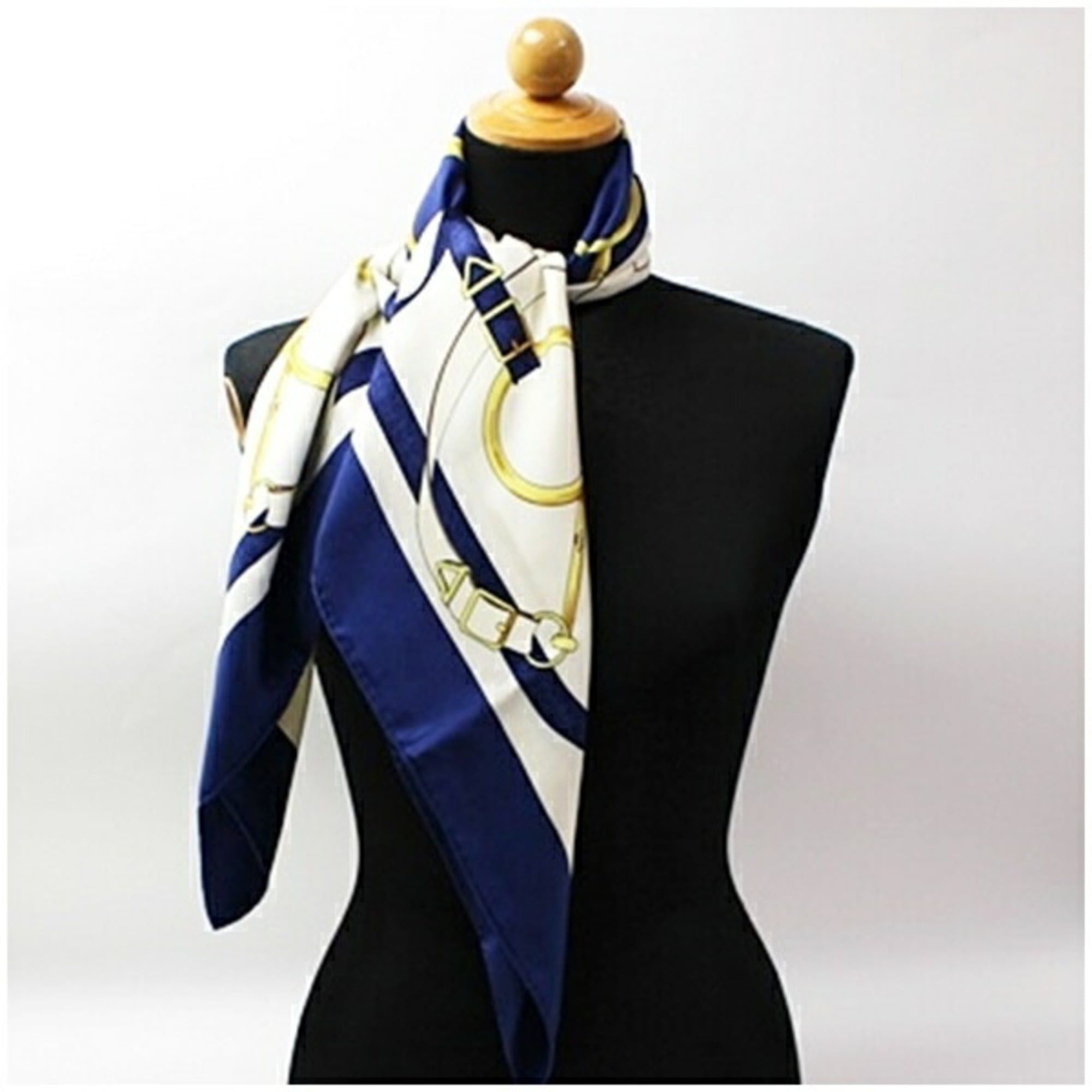 Hermes Hermes Silk Scarf Muffler Carre 90 EPERON D'OR (Golden Spur) HERMES Women's Size ONE SIZE - 4 Thumbnail