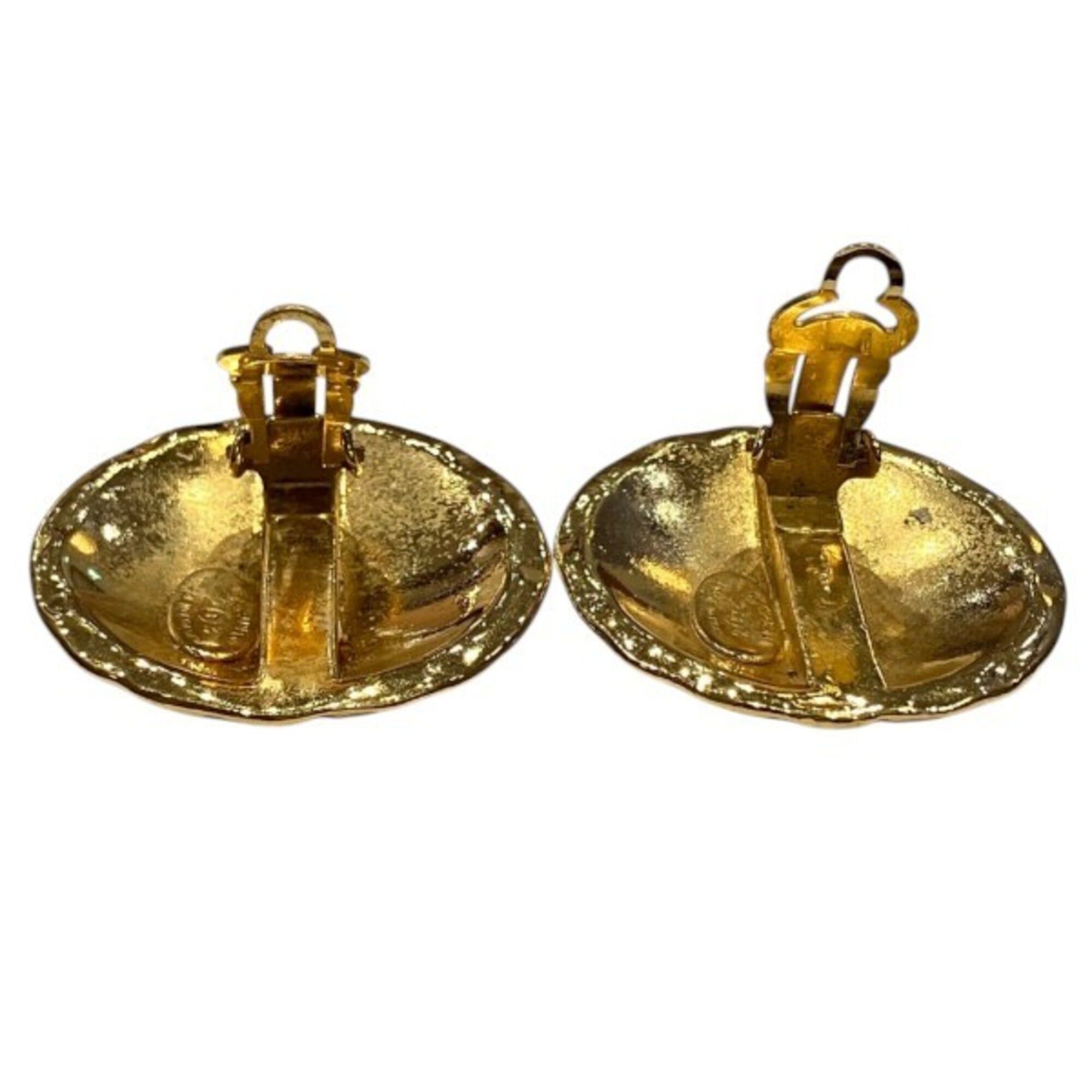 Chanel Chanel Matelassé Coco Mark Gold 23 Vintage Brand Accessories Earrings for Women Size ONE SIZE - 4 Thumbnail