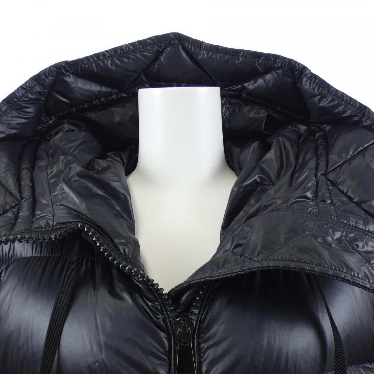 Moncler Moncler MONCLER SUYEN Down Coat Textile Outerwear SUYEN DUTY FREE for USA Size ONE SIZE - 6 Thumbnail