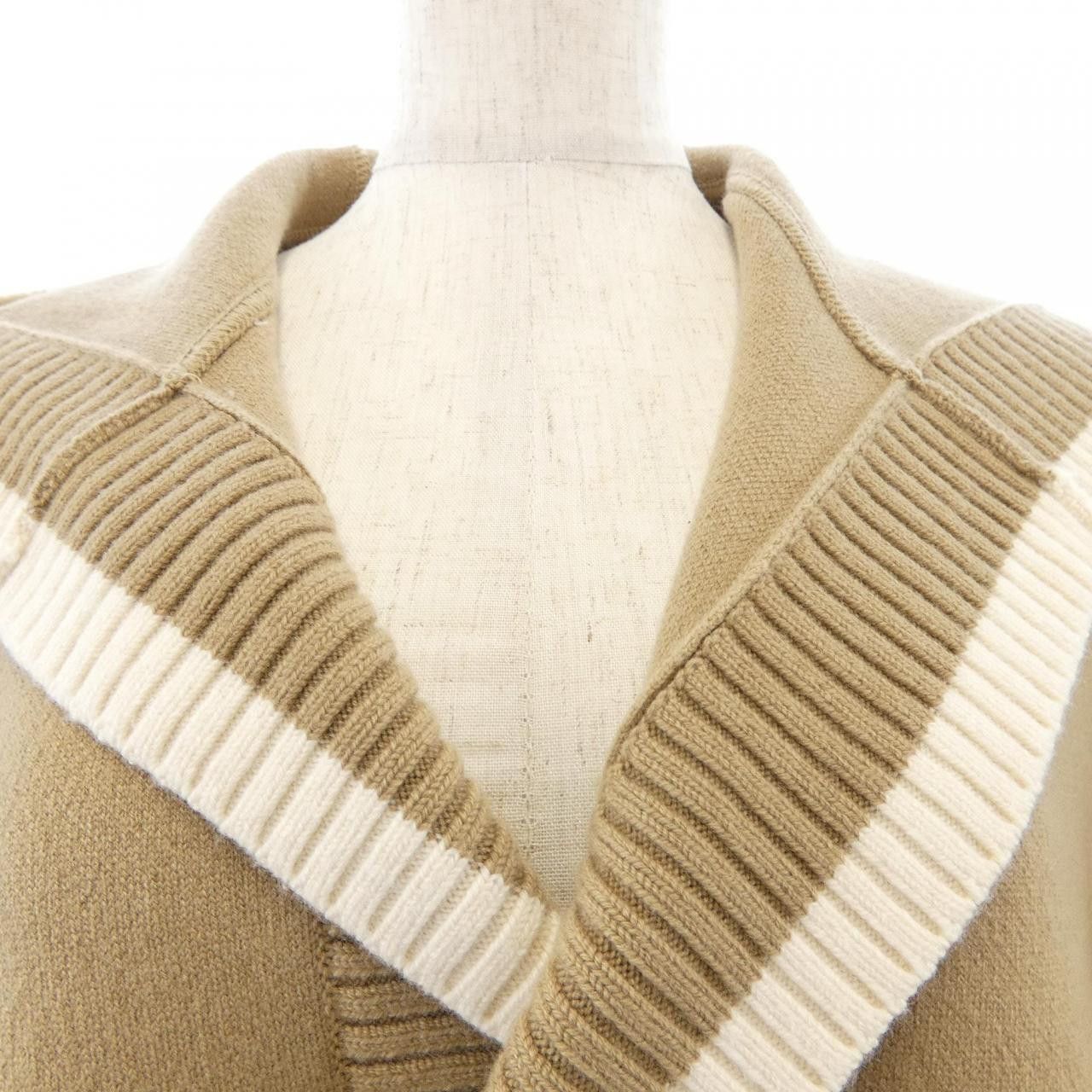 Burberry Burberry Burberry Cashmere Blend Cape Textile Outerwear 80315821 DUTY FREE for USA Size ONE SIZE - 6 Thumbnail