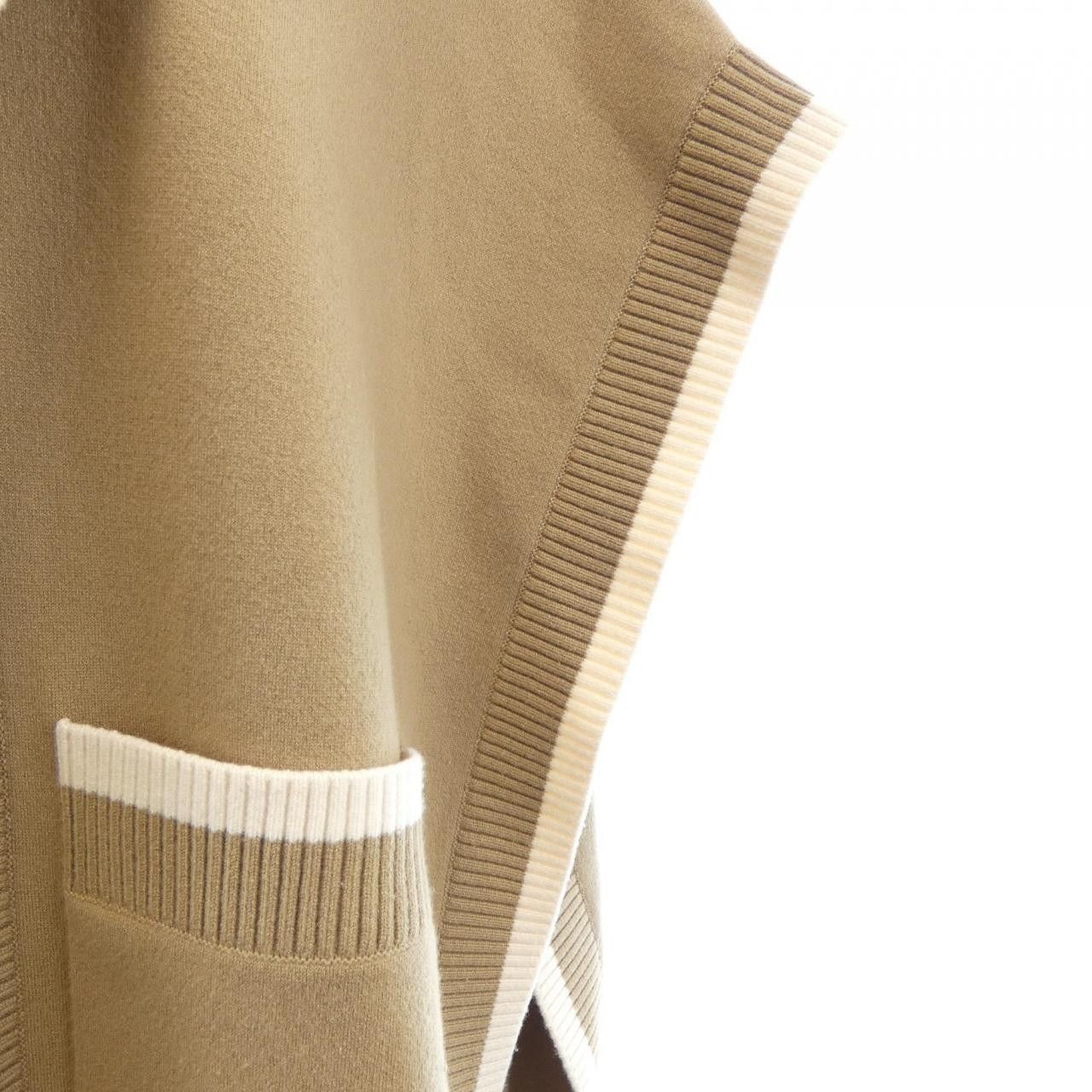 Burberry Burberry Burberry Cashmere Blend Cape Textile Outerwear 80315821 DUTY FREE for USA Size ONE SIZE - 7 Thumbnail