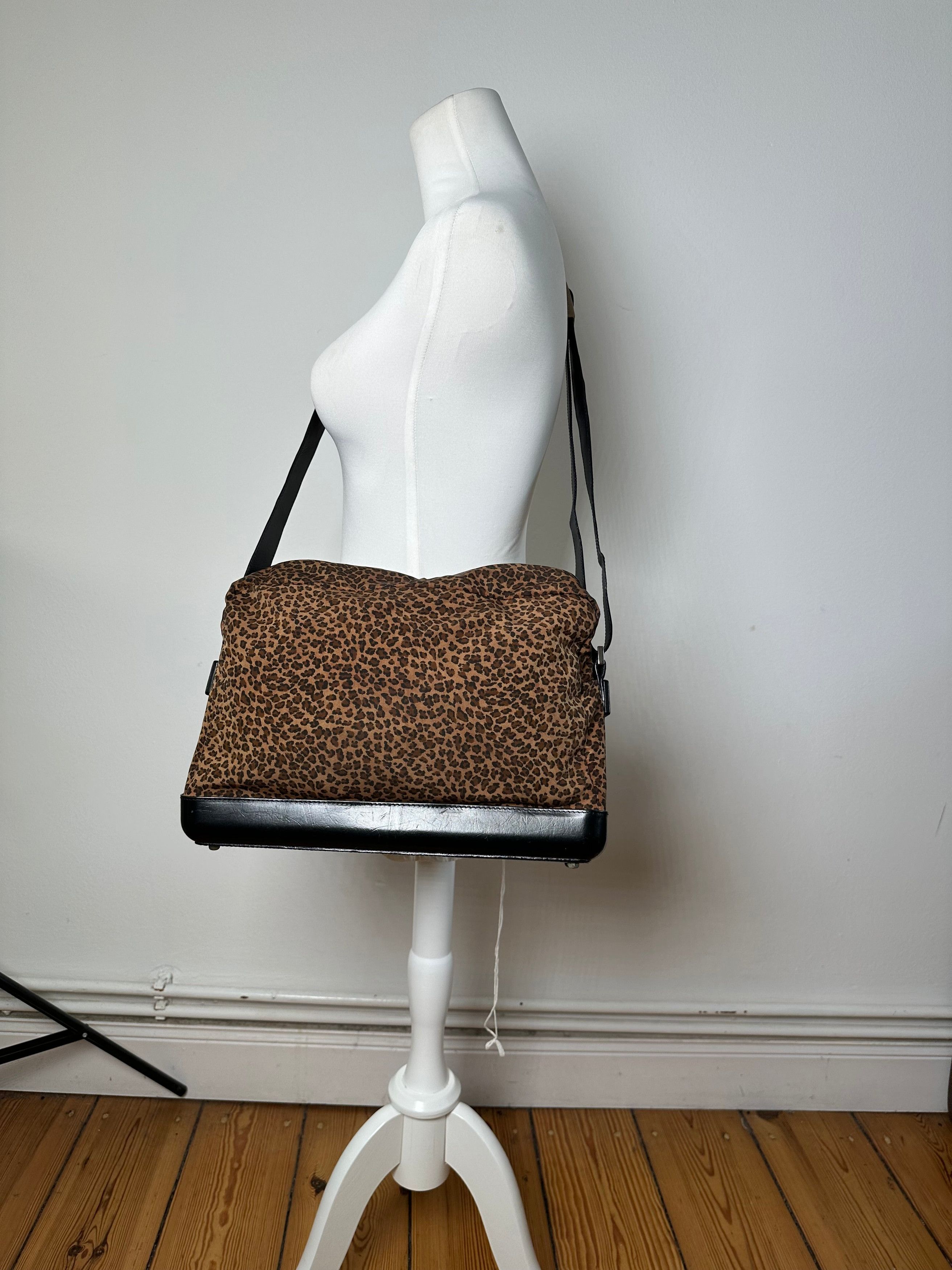 Bottega Veneta Vintage Leopard Suede Shoulder Bag Tan Size ONE SIZE - 8 Thumbnail