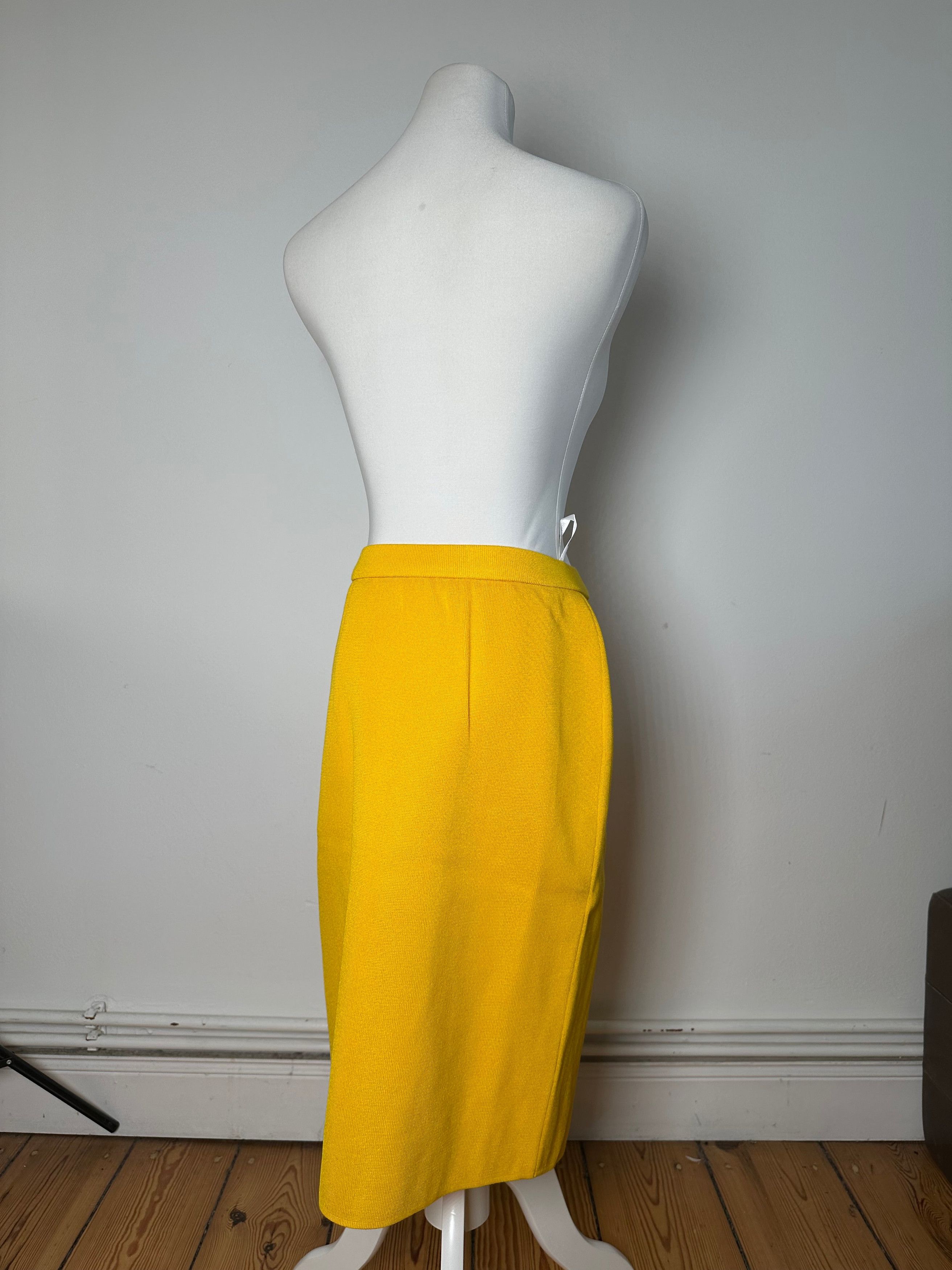 Yves Saint Laurent Vintage Marigold Yellow Wool Pencil Skirt Size 30" / US 8 / IT 44 - 3 Thumbnail