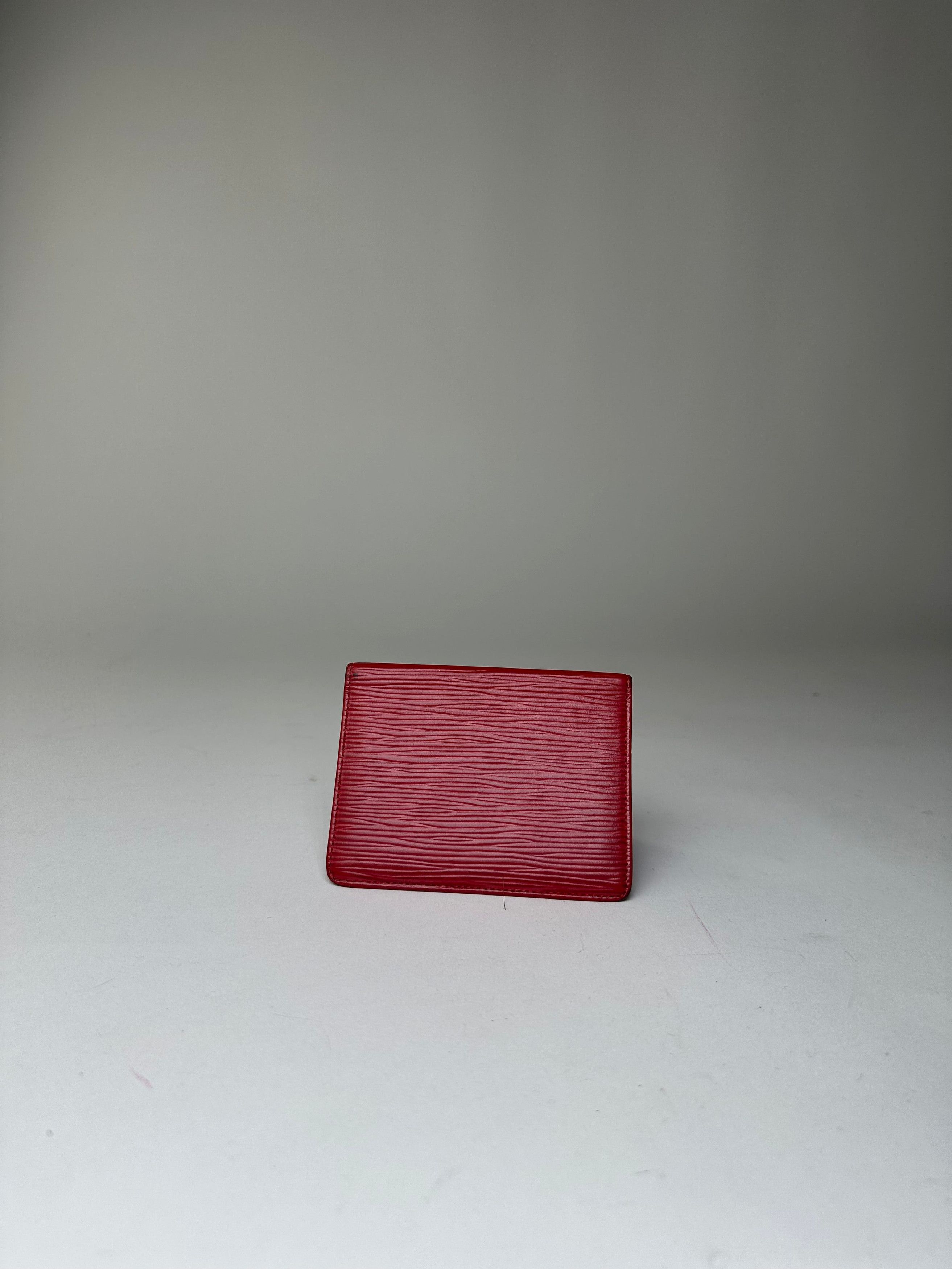 Louis Vuitton Vintage Epi Leather Card Holder Red Size ONE SIZE - 9 Thumbnail