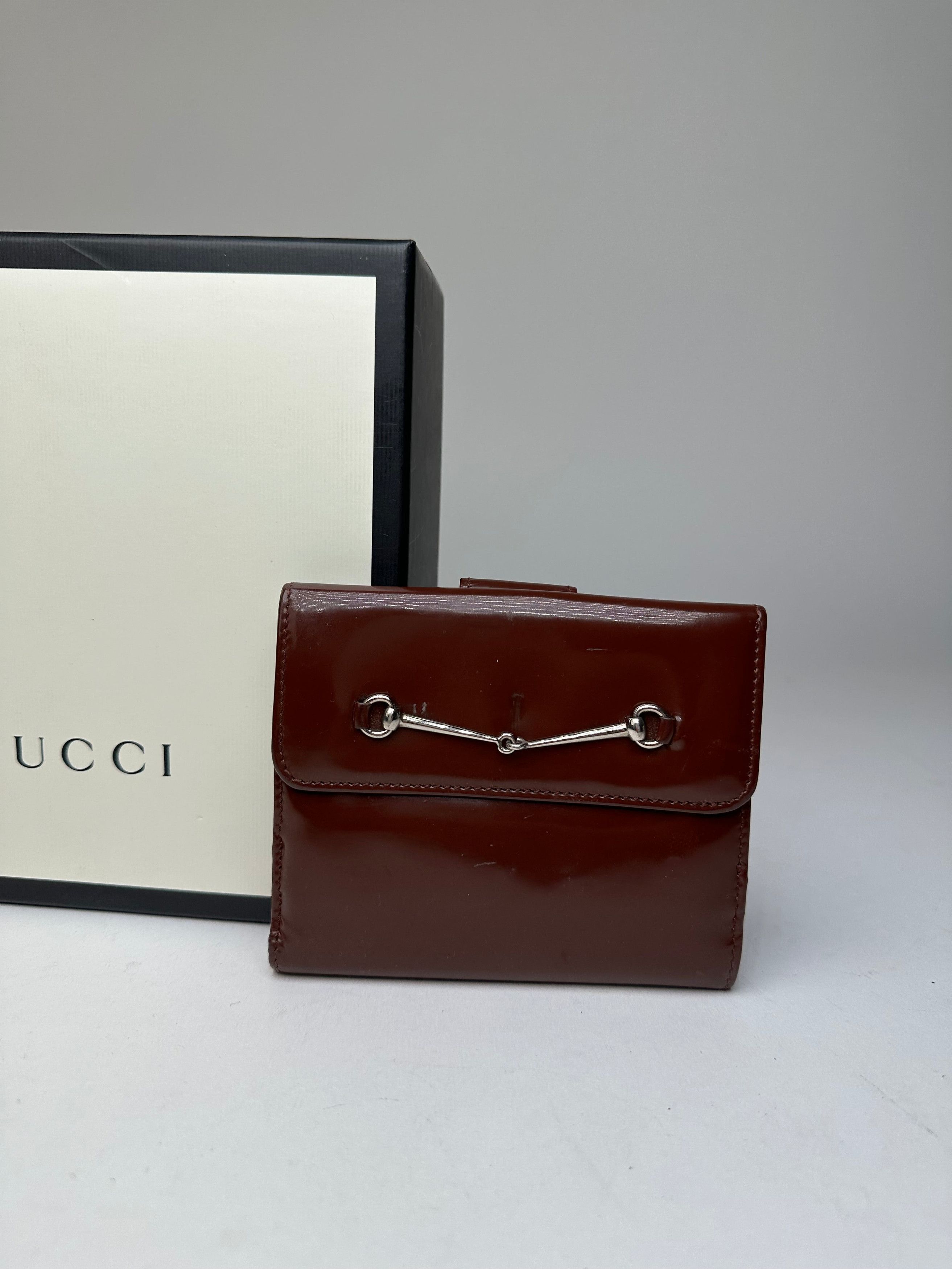 Gucci Vintage Horsebit Compact Wallet Burgundy Patent Leather Size ONE SIZE - 7 Thumbnail