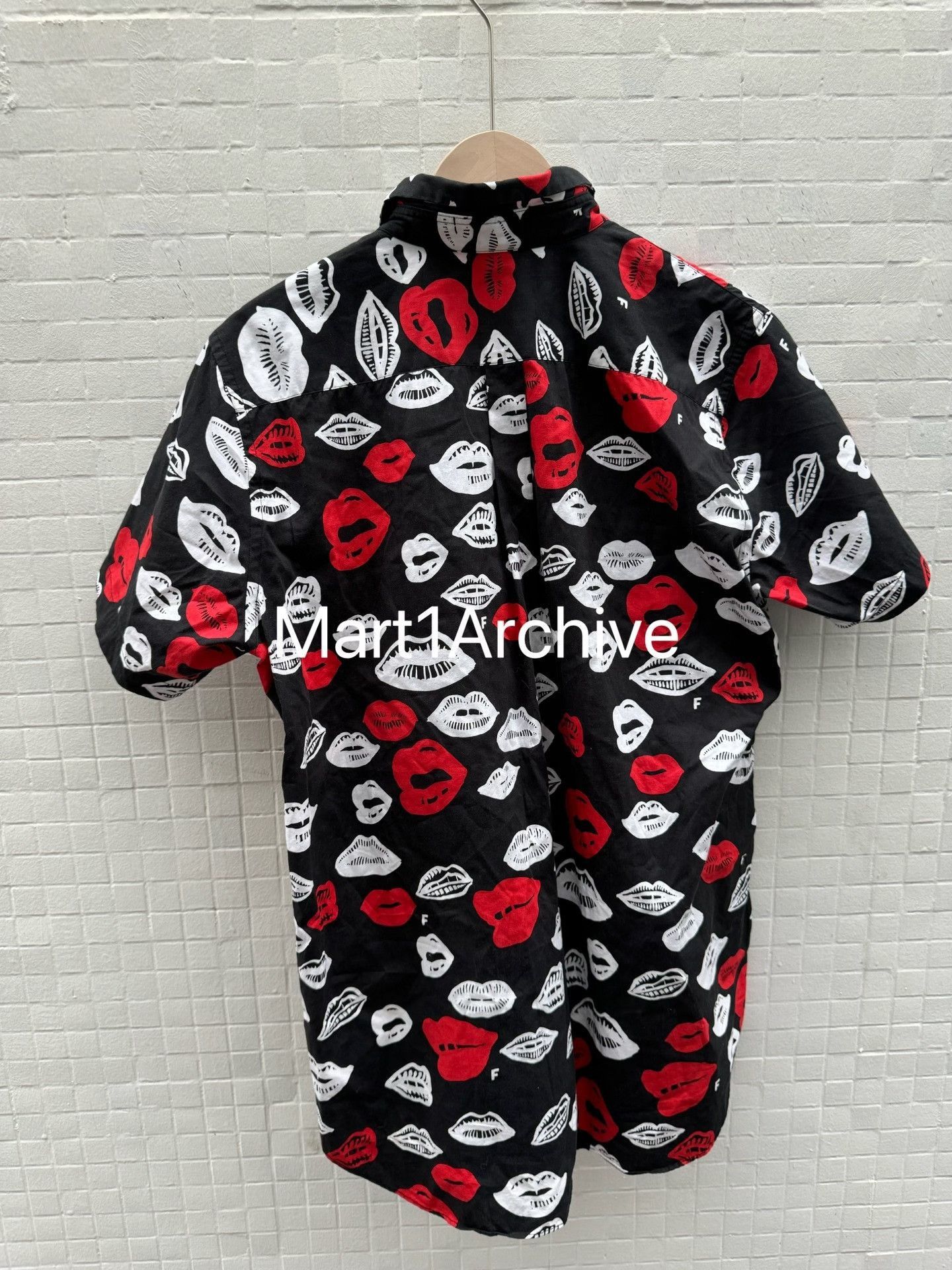 Comme des Garcons Black Black Lip Print Short Sleeve Button Up Shirt Size US XL / EU 56 / 4 - 3 Thumbnail