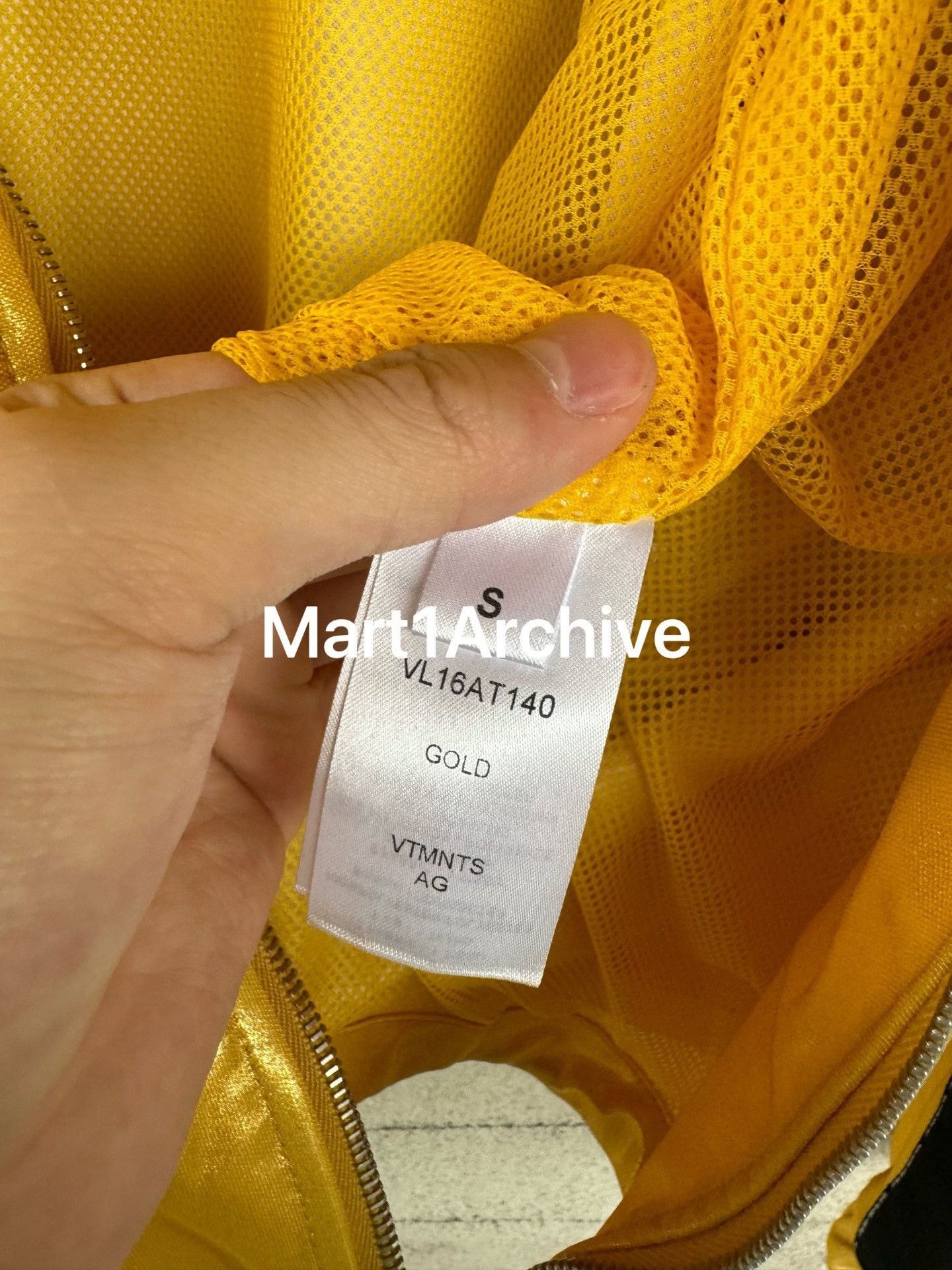 Vetements Gold Shiny Zip-Up Jacket with Black & White Stripes Size US S / EU 44-46 / 1 - 7 Thumbnail