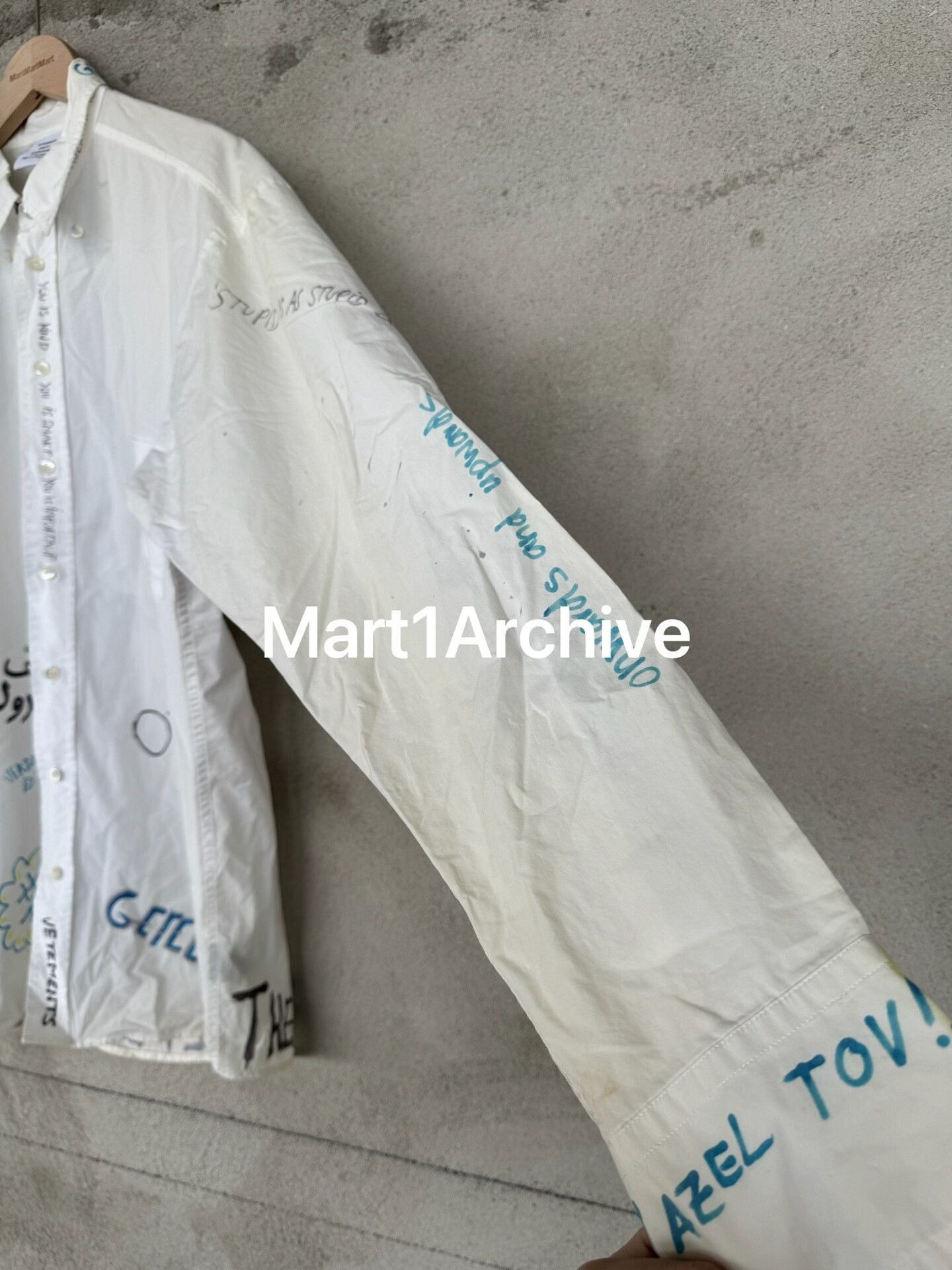 Vetements White Handwritten Print Long Sleeve Button-Up Shirt XS Size US XS / EU 42 / 0 - 6 Thumbnail
