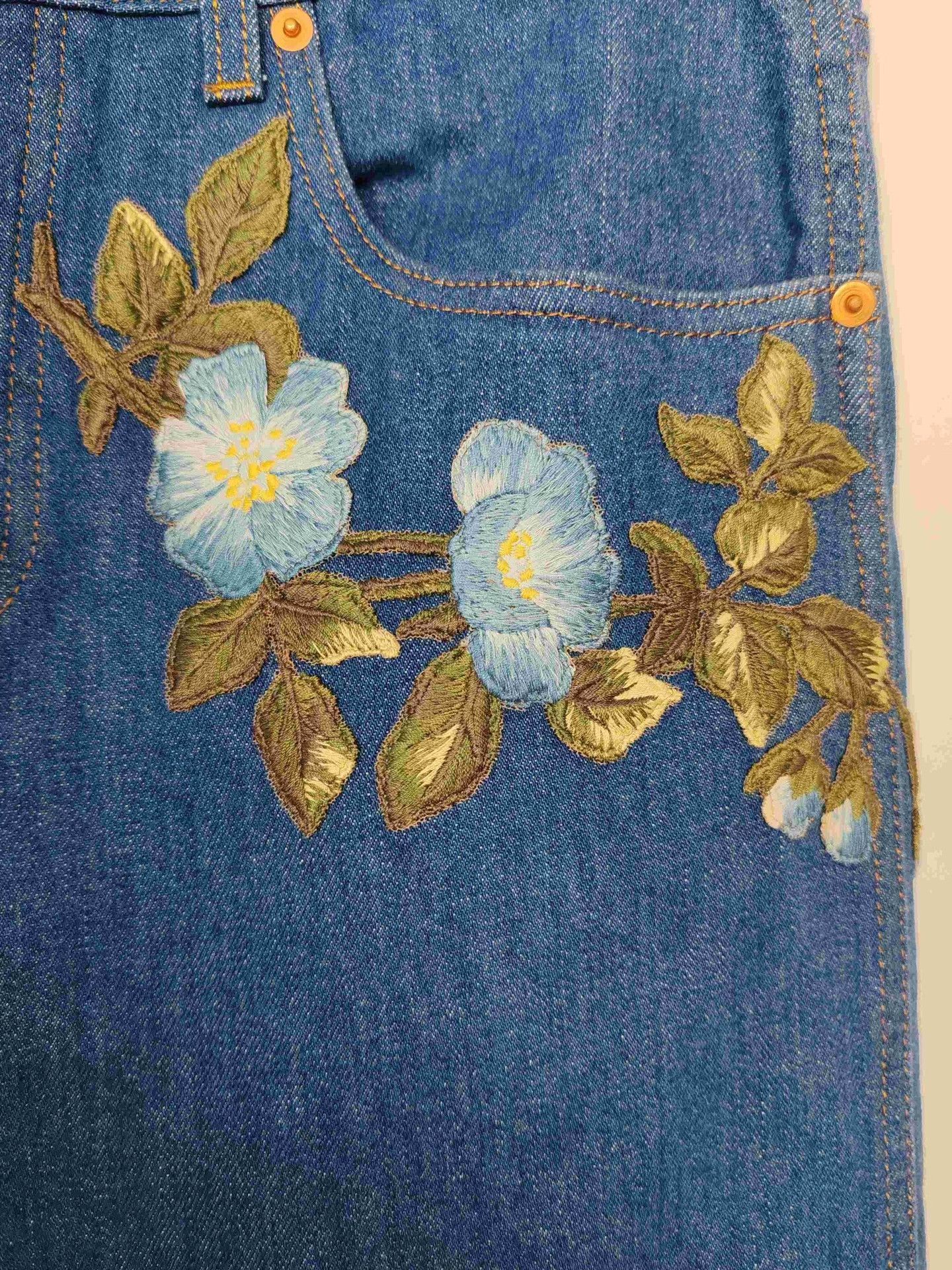 Gucci Blue Denim Jeans with Cat & Floral Embroidery Size 32 Size US 32 / EU 48 - 8 Thumbnail