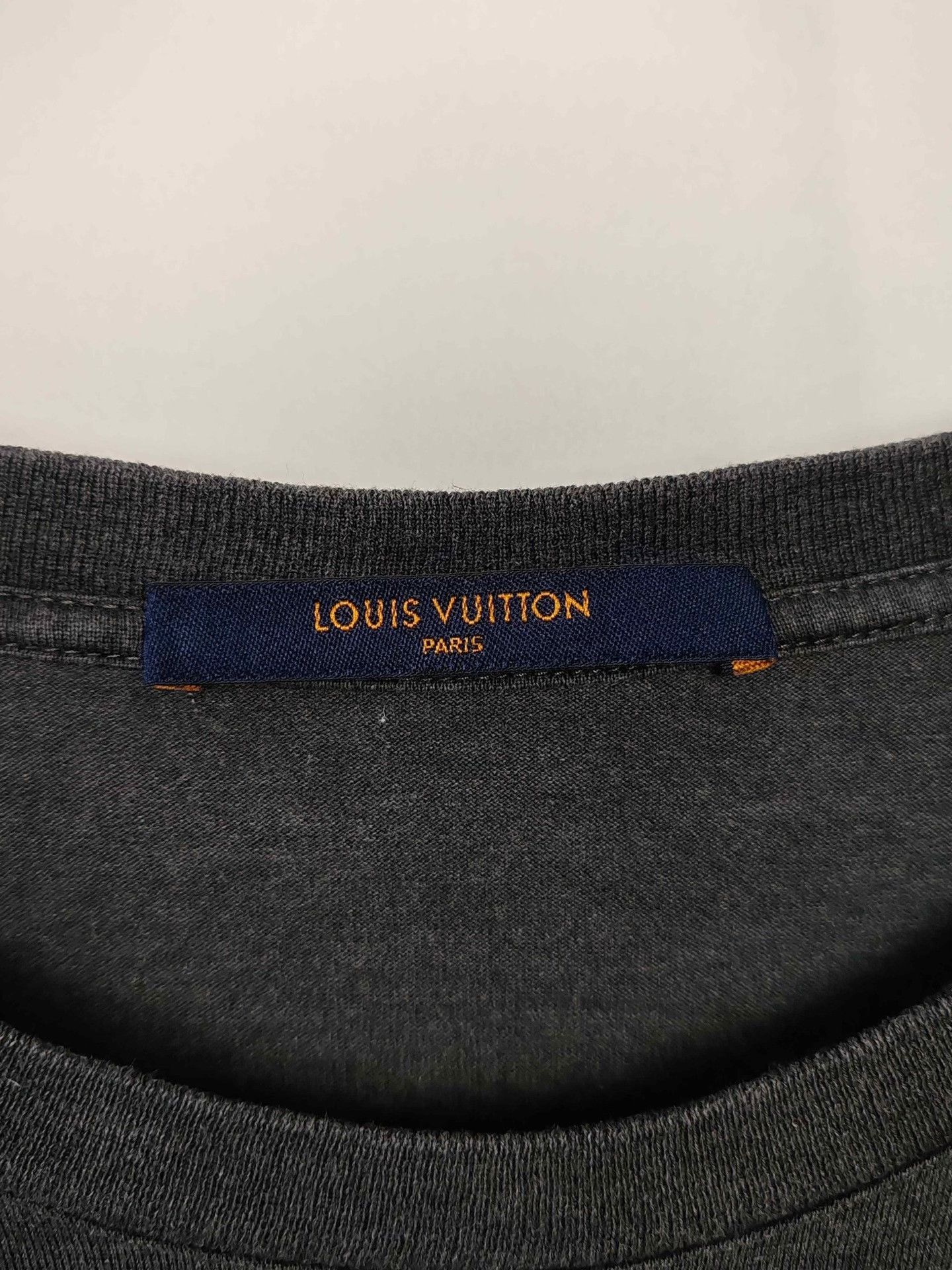 Louis Vuitton Gray Short-Sleeve Crewneck T-Shirt Size US L / EU 52-54 / 3 - 4 Thumbnail