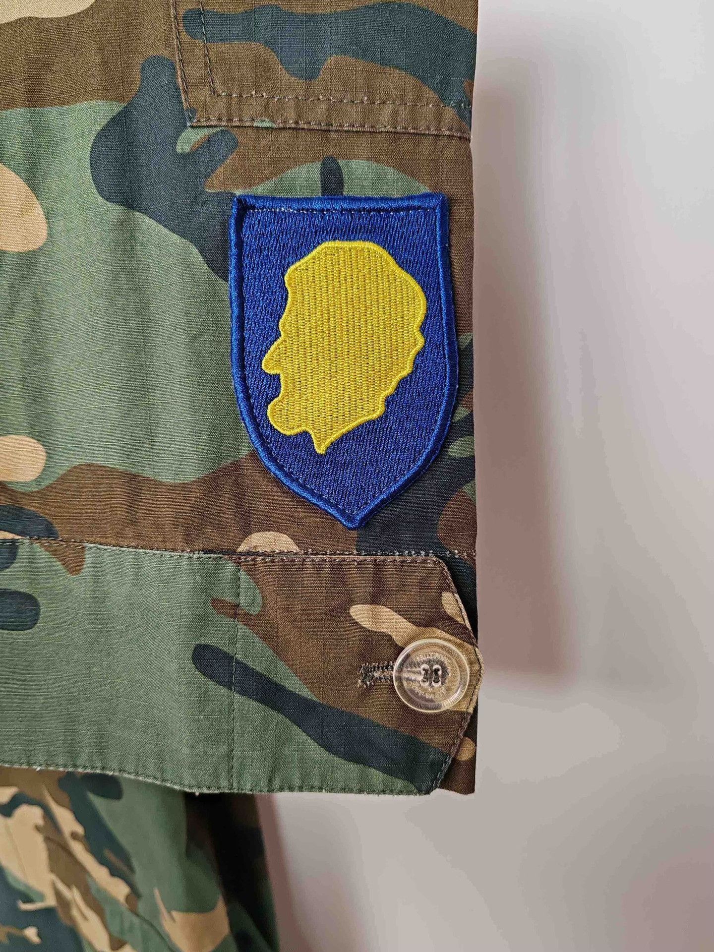 Off-White Multi Camo Patch-Embellished Light Jacket Size US XXS / EU 40 - 7 Thumbnail