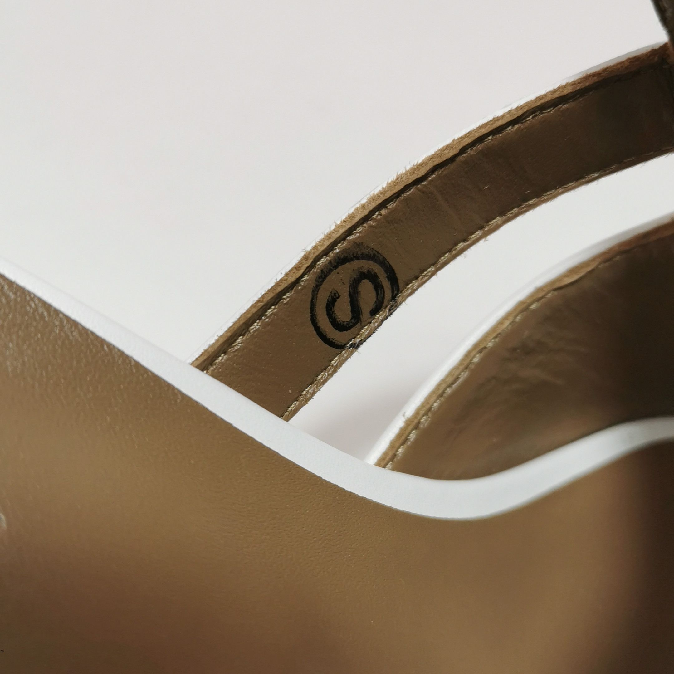 Hermes Hermes Women 6 Sandals Size US 6 / IT 36 - 8 Thumbnail