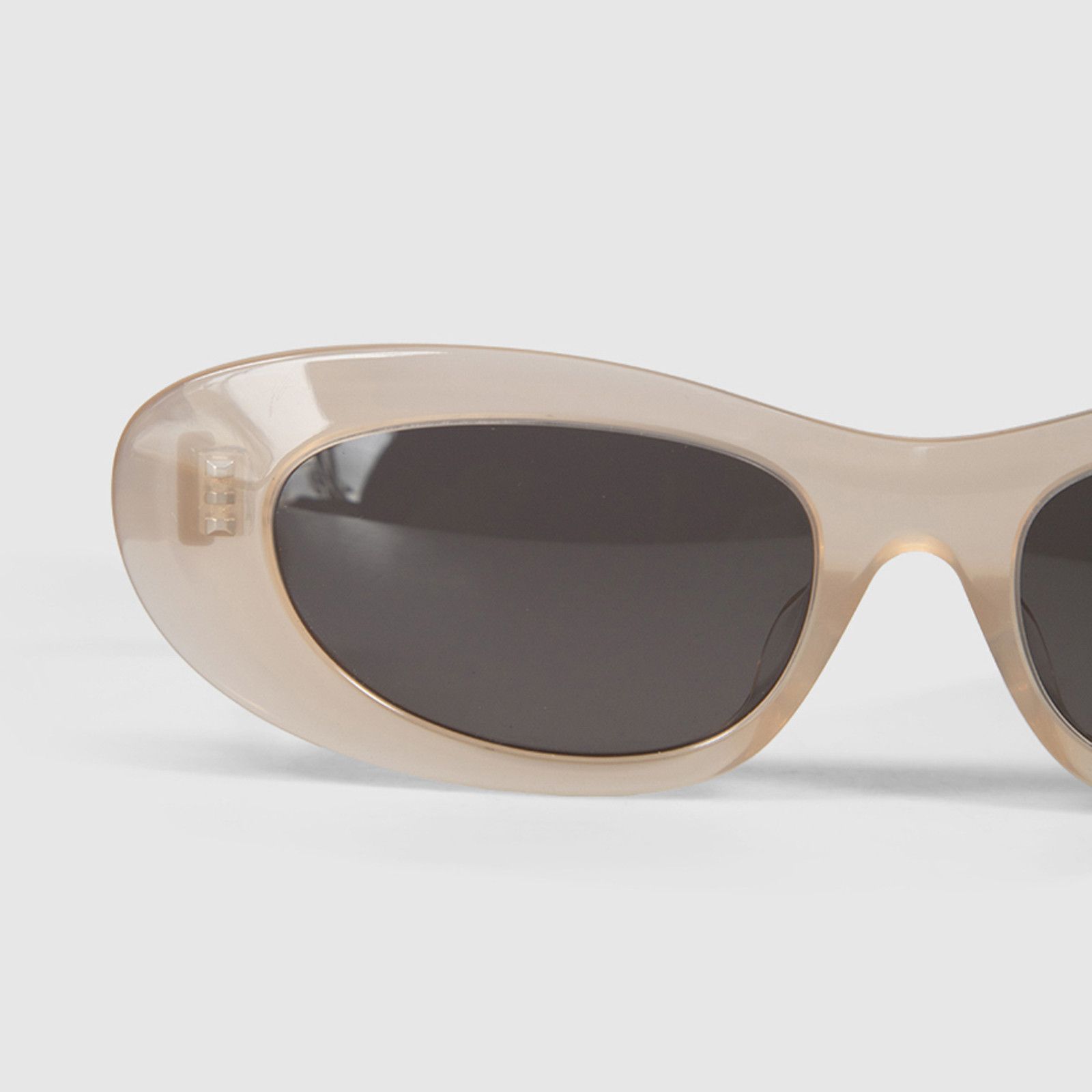 Celine Peach 3 Dots Cat Eye Sunglasses Size ONE SIZE - 7 Thumbnail