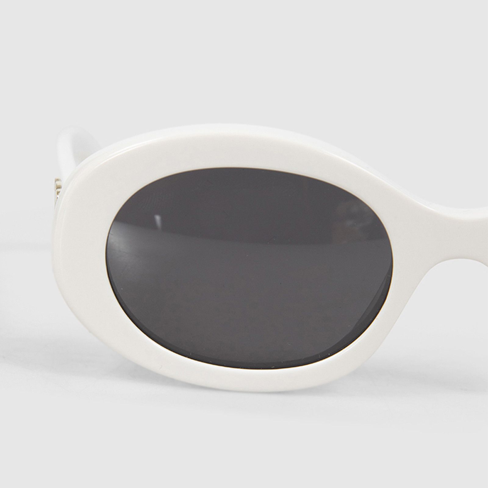 Celine White Oval Triomphe Sunglasses Size ONE SIZE - 7 Thumbnail