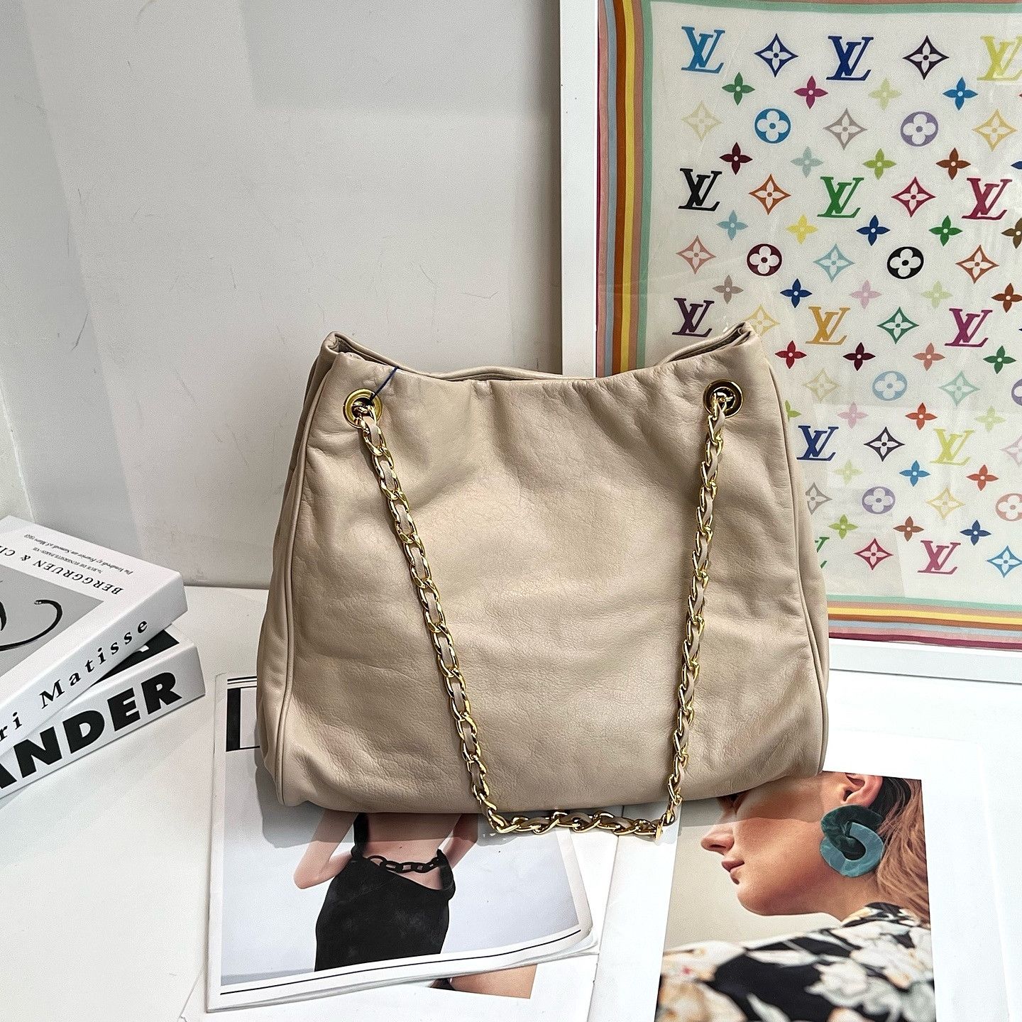 Prada Prada Gold Chain Leather Shoulder Bag ONE SIZE Size ONE SIZE - 3 Thumbnail