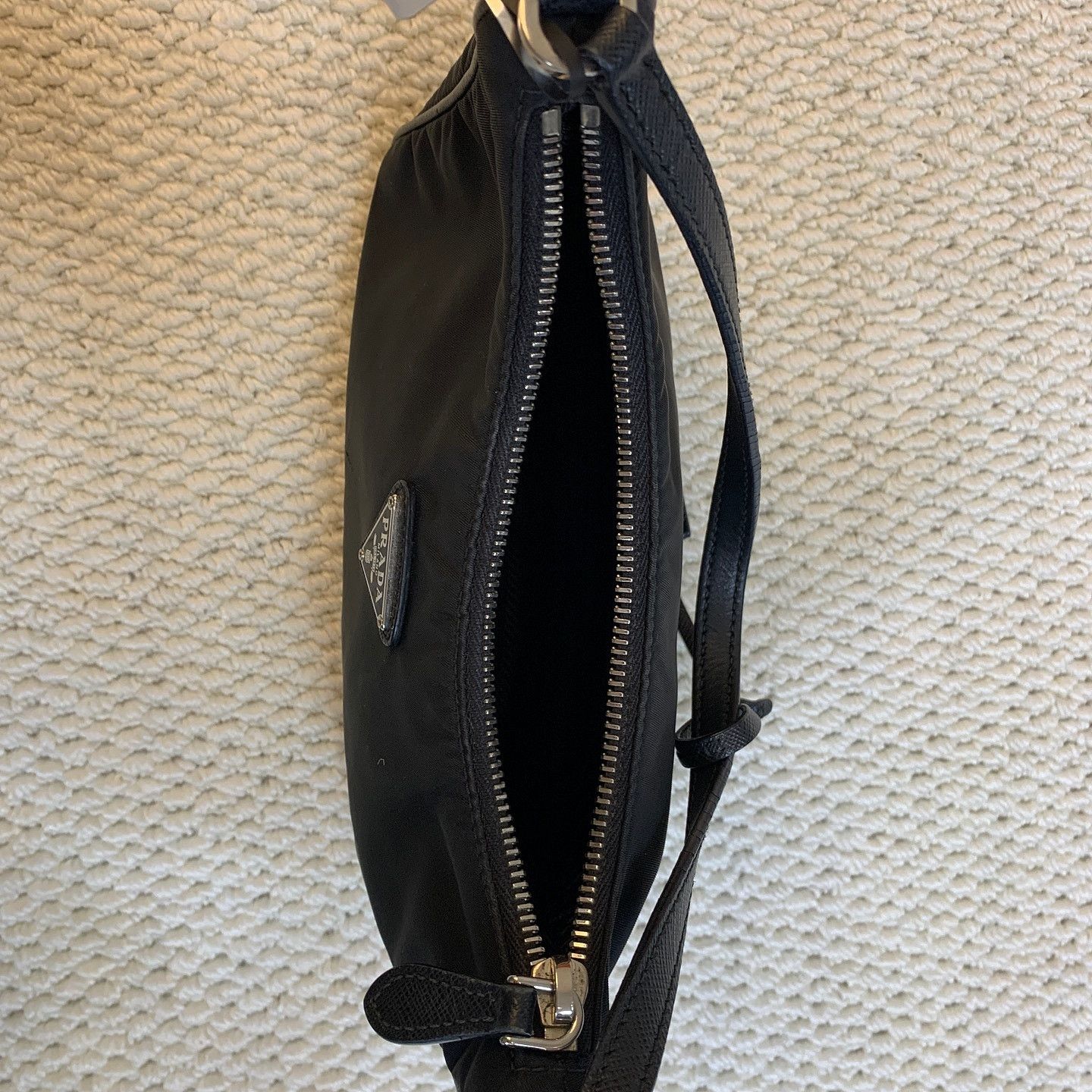Prada Prada Re-Edition 2005 Re-Nylon Shoulder Bag Black Size ONE SIZE - 16 Thumbnail