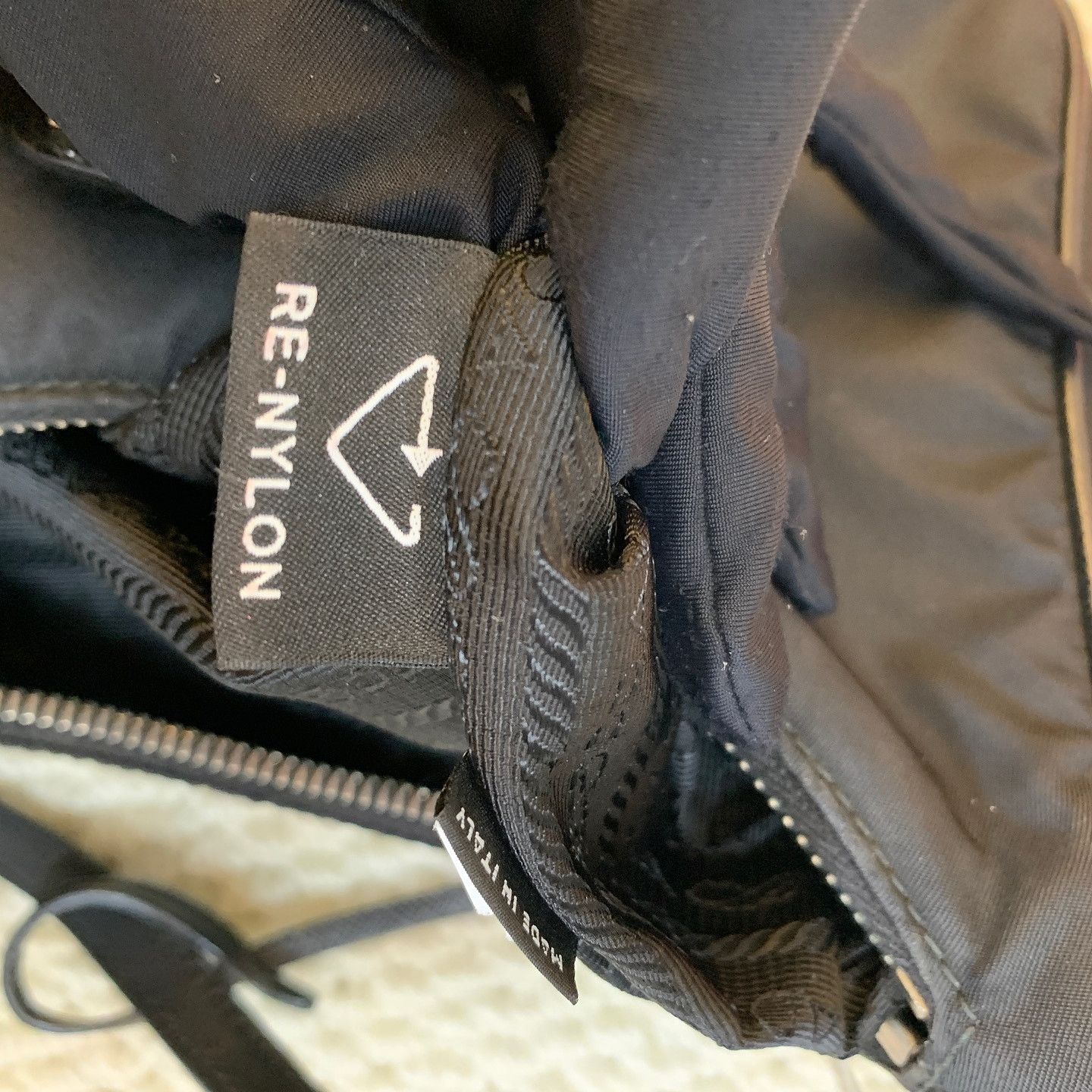 Prada Prada Re-Edition 2005 Re-Nylon Shoulder Bag Black Size ONE SIZE - 18 Thumbnail
