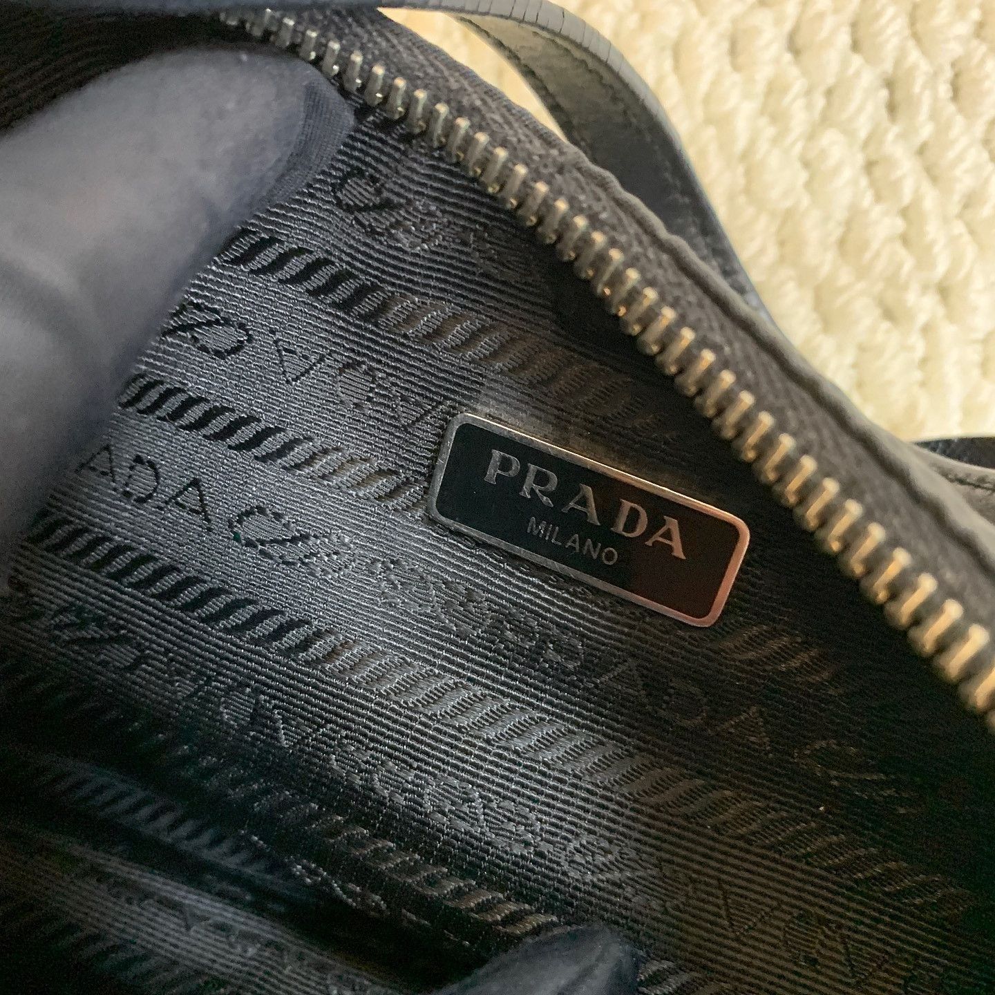 Prada Prada Re-Edition 2005 Re-Nylon Shoulder Bag Black Size ONE SIZE - 17 Thumbnail