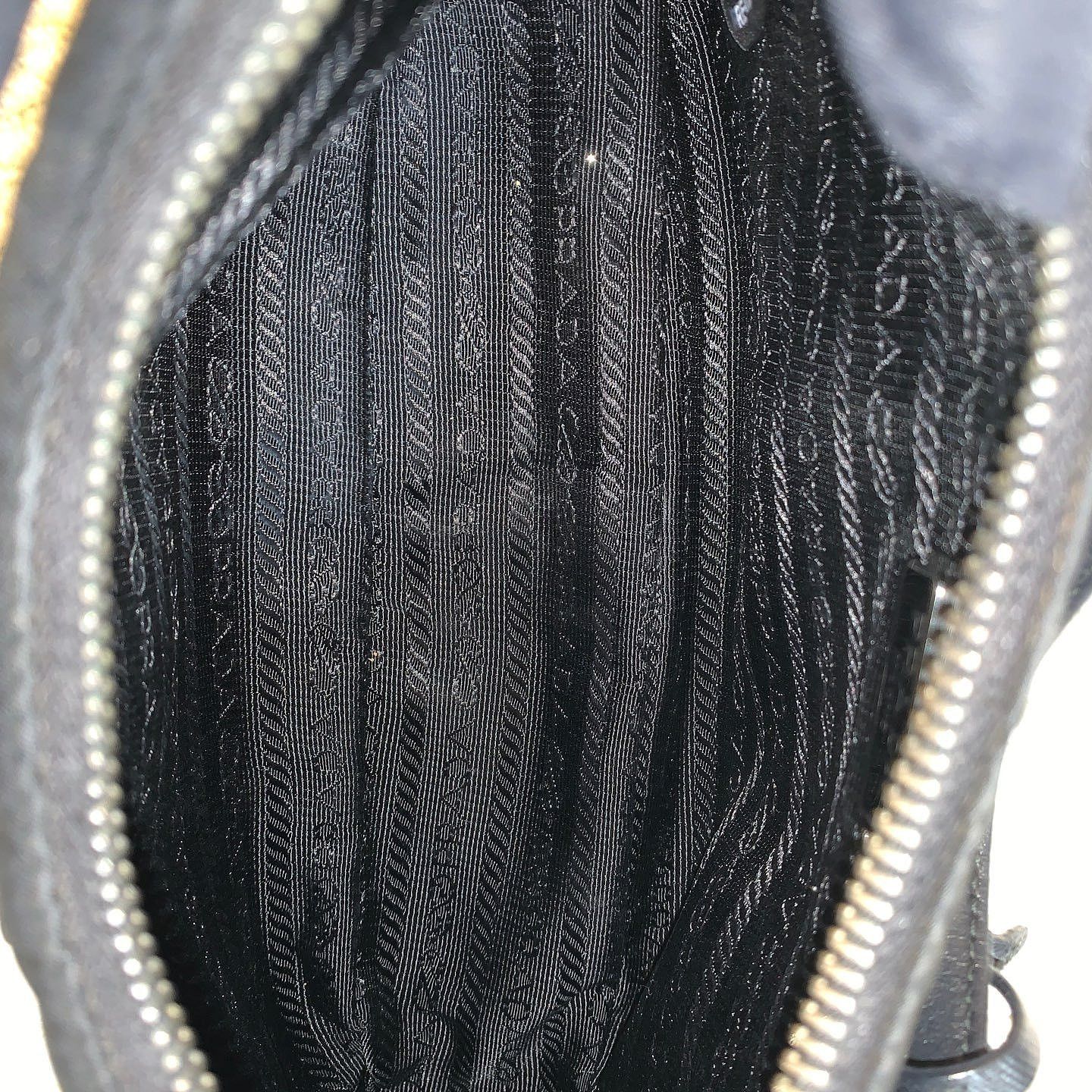 Prada Prada Re-Edition 2005 Re-Nylon Shoulder Bag Black Size ONE SIZE - 5 Thumbnail