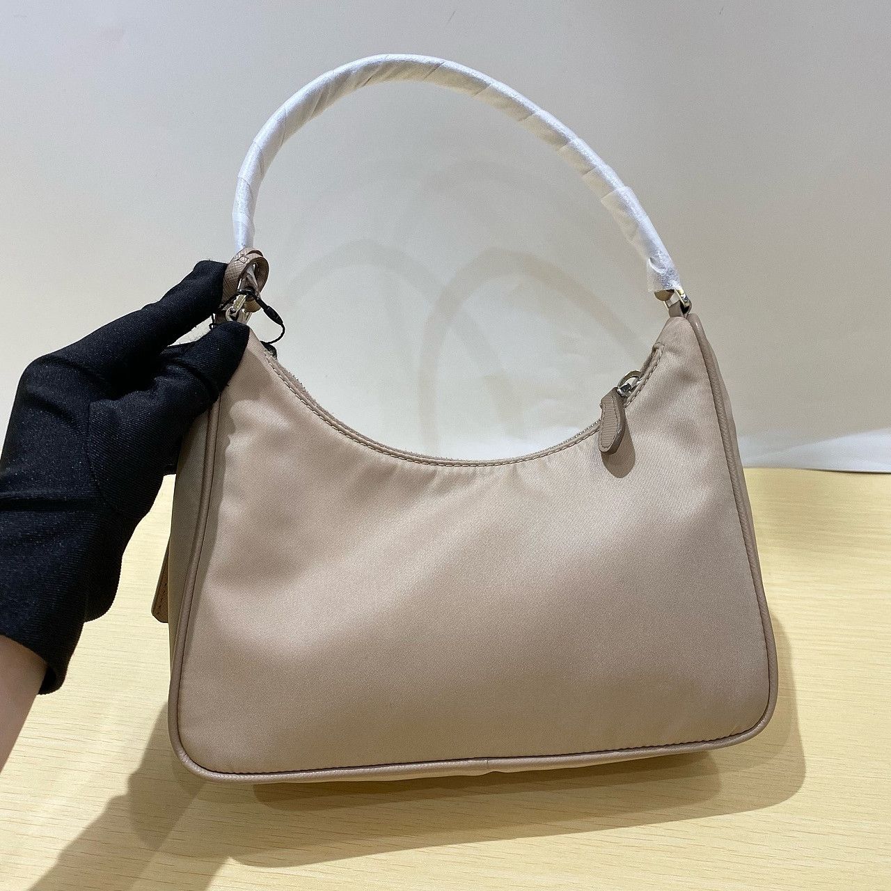 Prada Prada Re-Edition 2005 Nylon Shoulder Bag One Size Size ONE SIZE - 9 Thumbnail