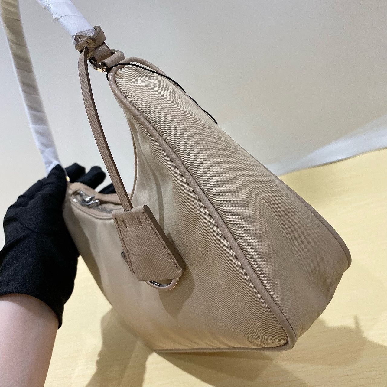 Prada Prada Re-Edition 2005 Nylon Shoulder Bag One Size Size ONE SIZE - 4 Thumbnail
