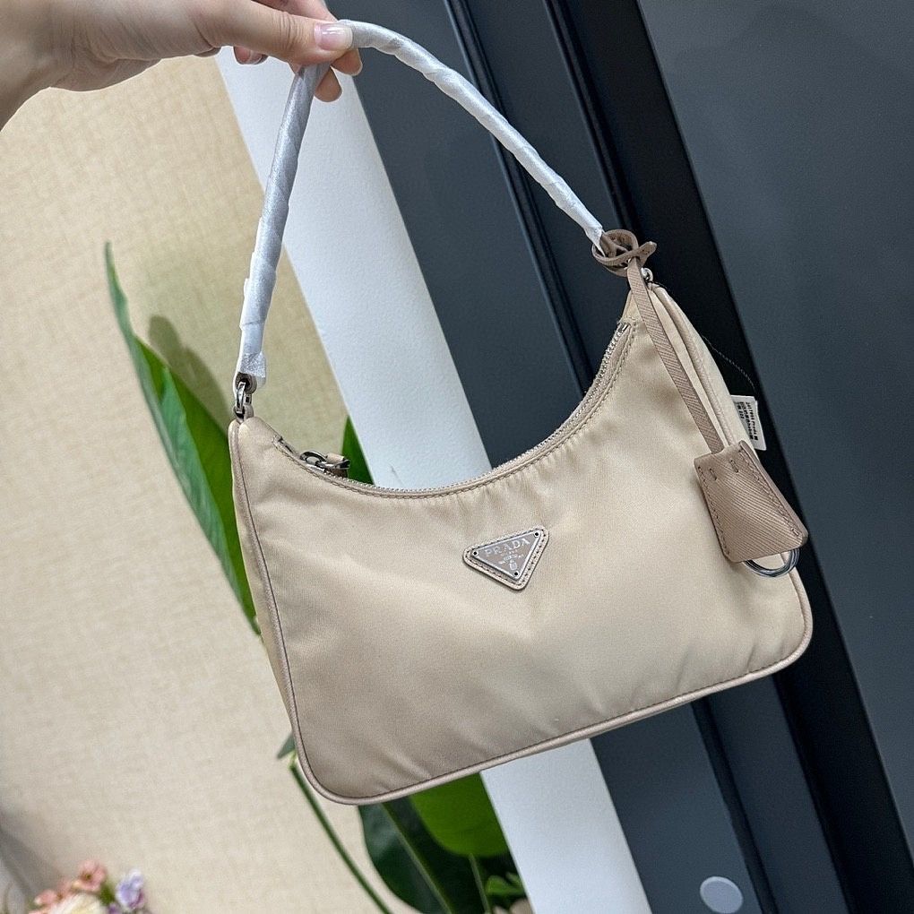 Prada Prada Re-Edition 2005 Nylon Shoulder Bag One Size Size ONE SIZE - 2 Thumbnail