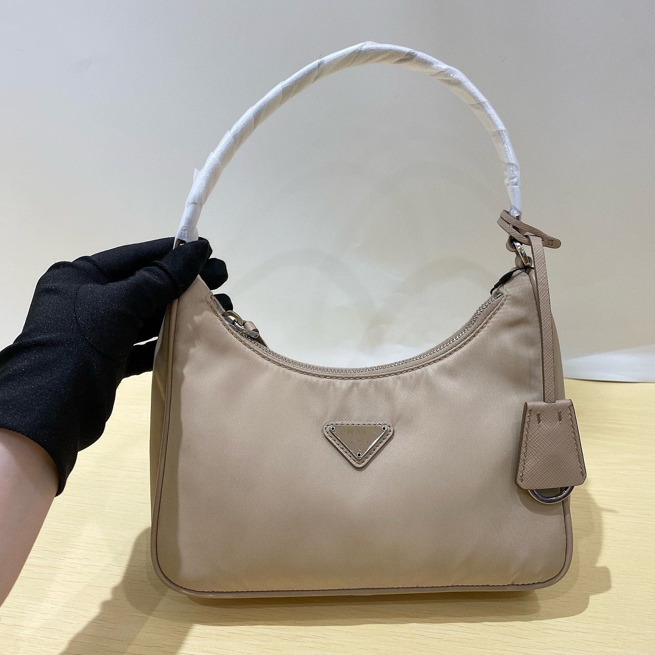 Prada Prada Re-Edition 2005 Nylon Shoulder Bag One Size Size ONE SIZE - 8 Thumbnail