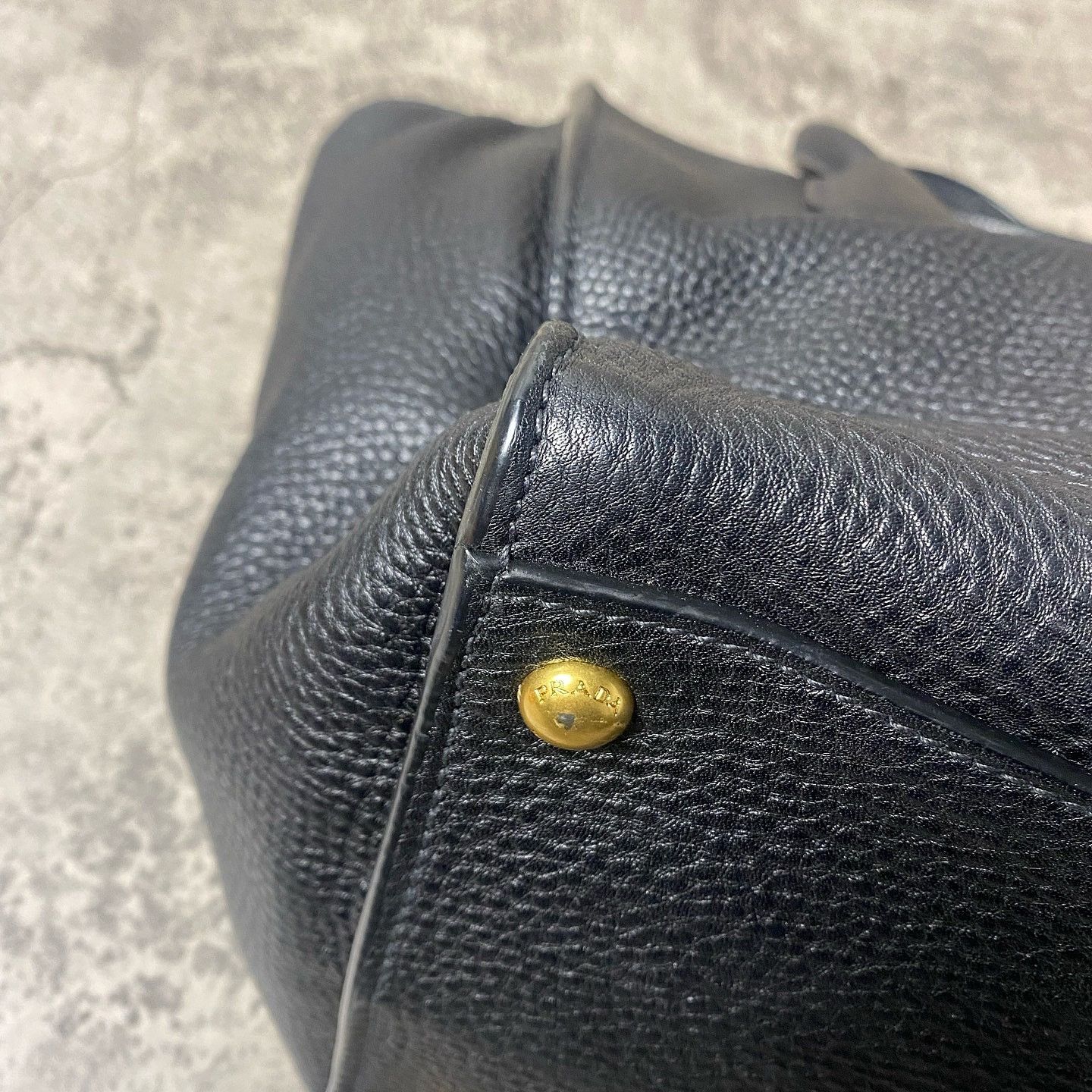 Prada Prada Black Pebbled Leather Handle Bag Size ONE SIZE - 19 Thumbnail