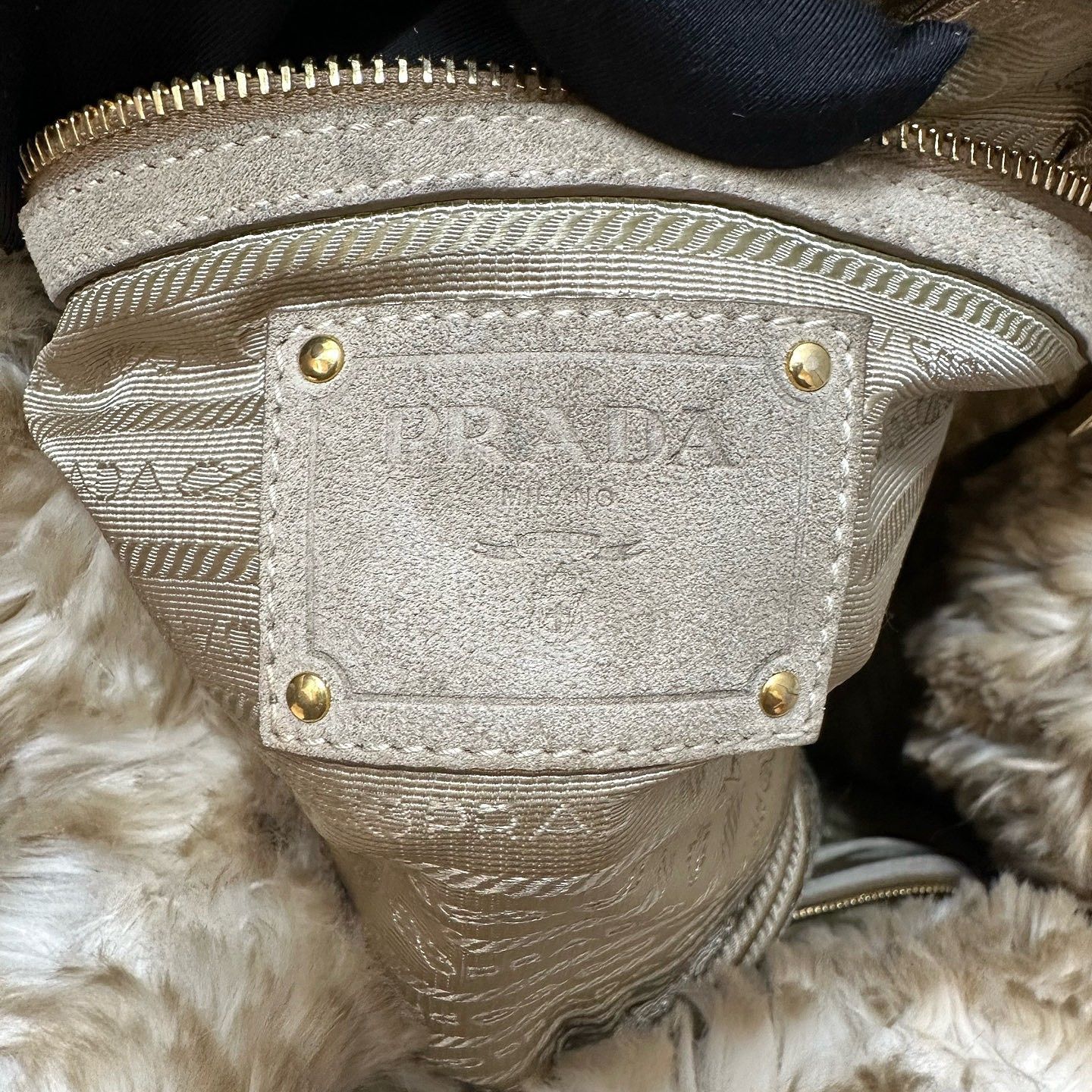 Prada Prada Denim Faux Fur Tote Bag ONE SIZE Size ONE SIZE - 6 Thumbnail