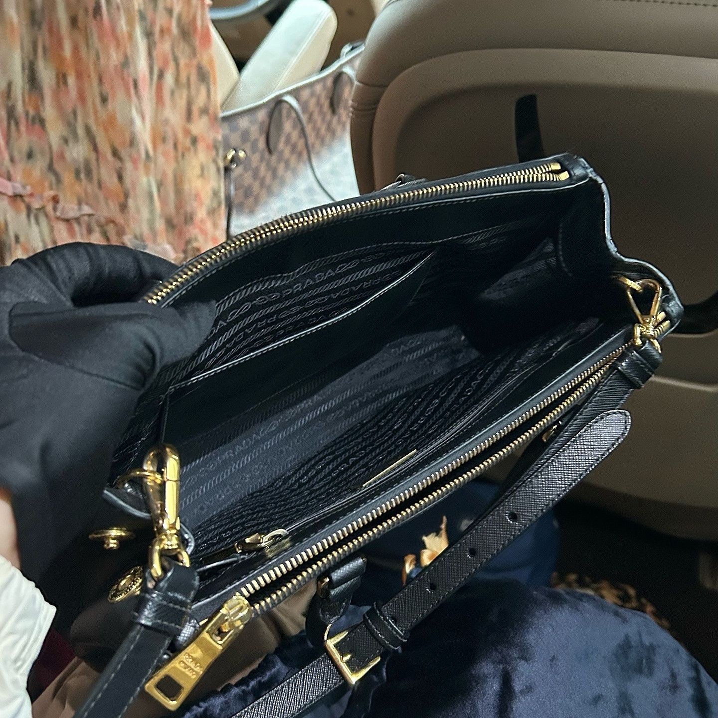 Prada Prada Saffiano Leather Galleria Bag ONE SIZE Size ONE SIZE - 5 Thumbnail