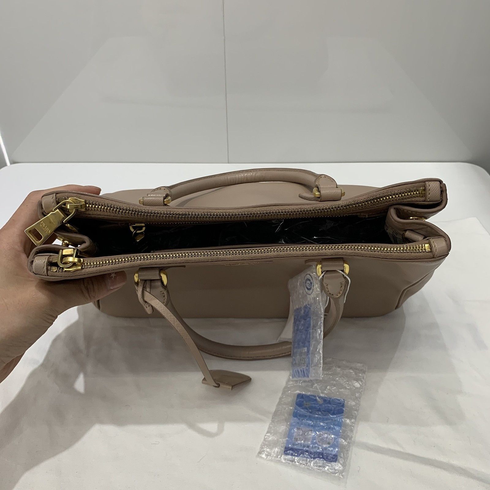Prada PRADA Saffiano Galleria Handbag ONE SIZE Size ONE SIZE - 8 Thumbnail