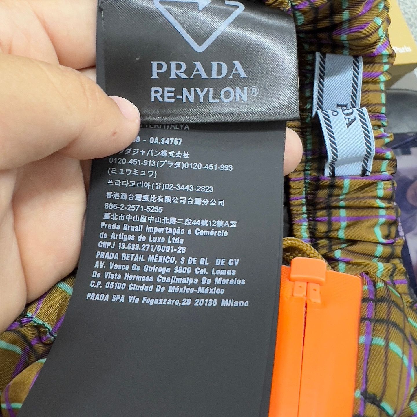 Prada Prada Plaid Re-Nylon Shorts Size 36 Size US 36 / EU 52 - 4 Thumbnail