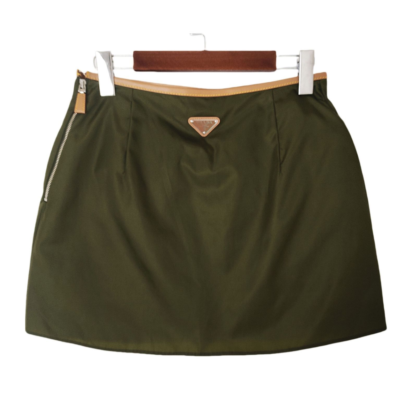 Prada Prada Pocketed Mini Skirt Size 42 Size 28" / US 6 / IT 42 - 2 Thumbnail