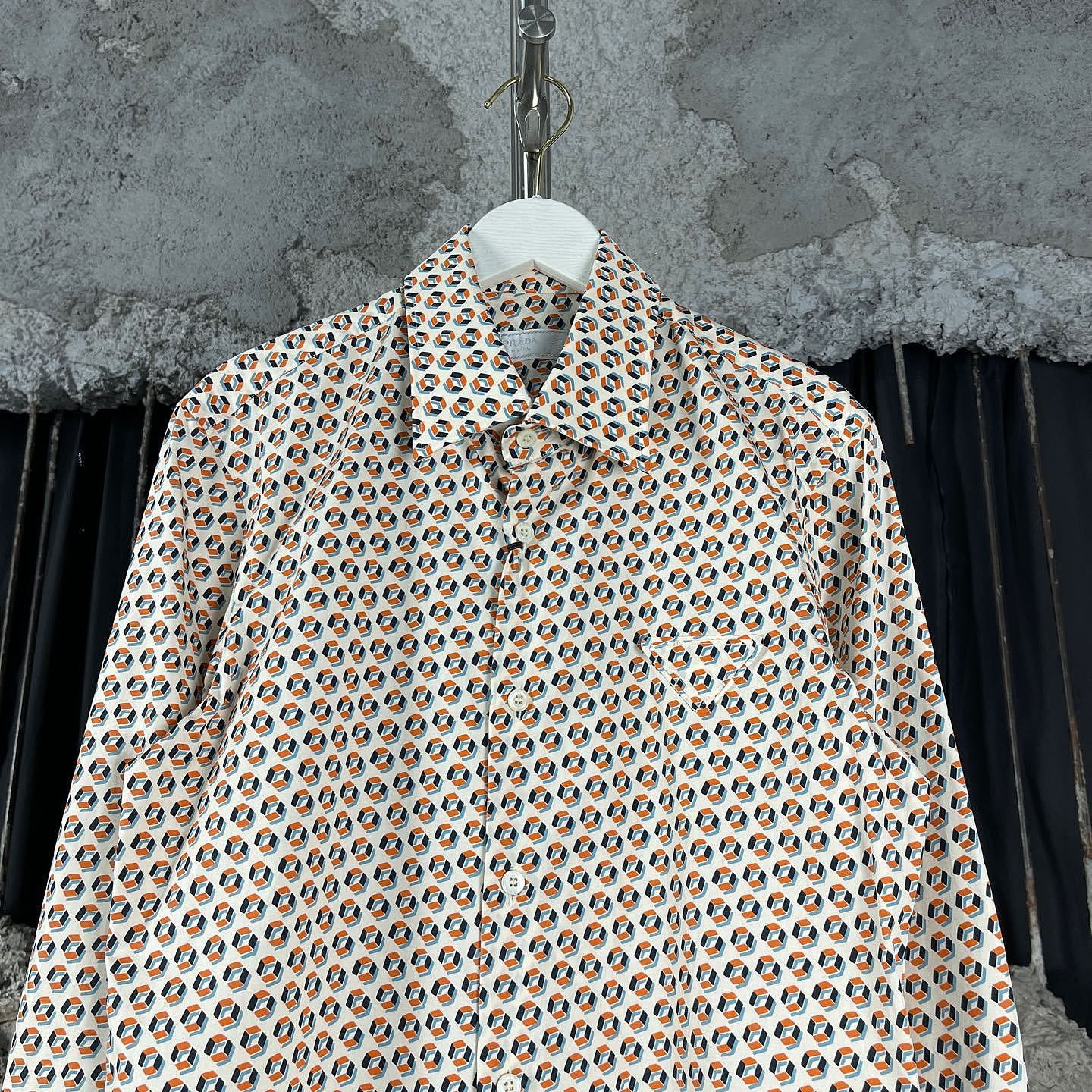 Prada Prada Geometric Cube Print Button Up Shirt Size 39 Size US M / EU 48-50 / 2 - 5 Thumbnail
