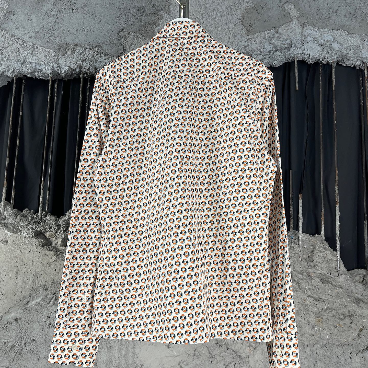 Prada Prada Geometric Cube Print Button Up Shirt Size 39 Size US M / EU 48-50 / 2 - 2 Thumbnail